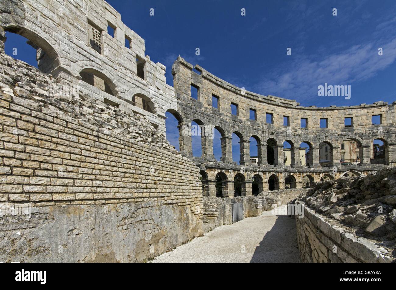 Römisches Amphitheater In Pula, erbaut von Kaiser Vespasian, Interieur, Istrien, Kroatien, auf der Nordseite Stockfoto