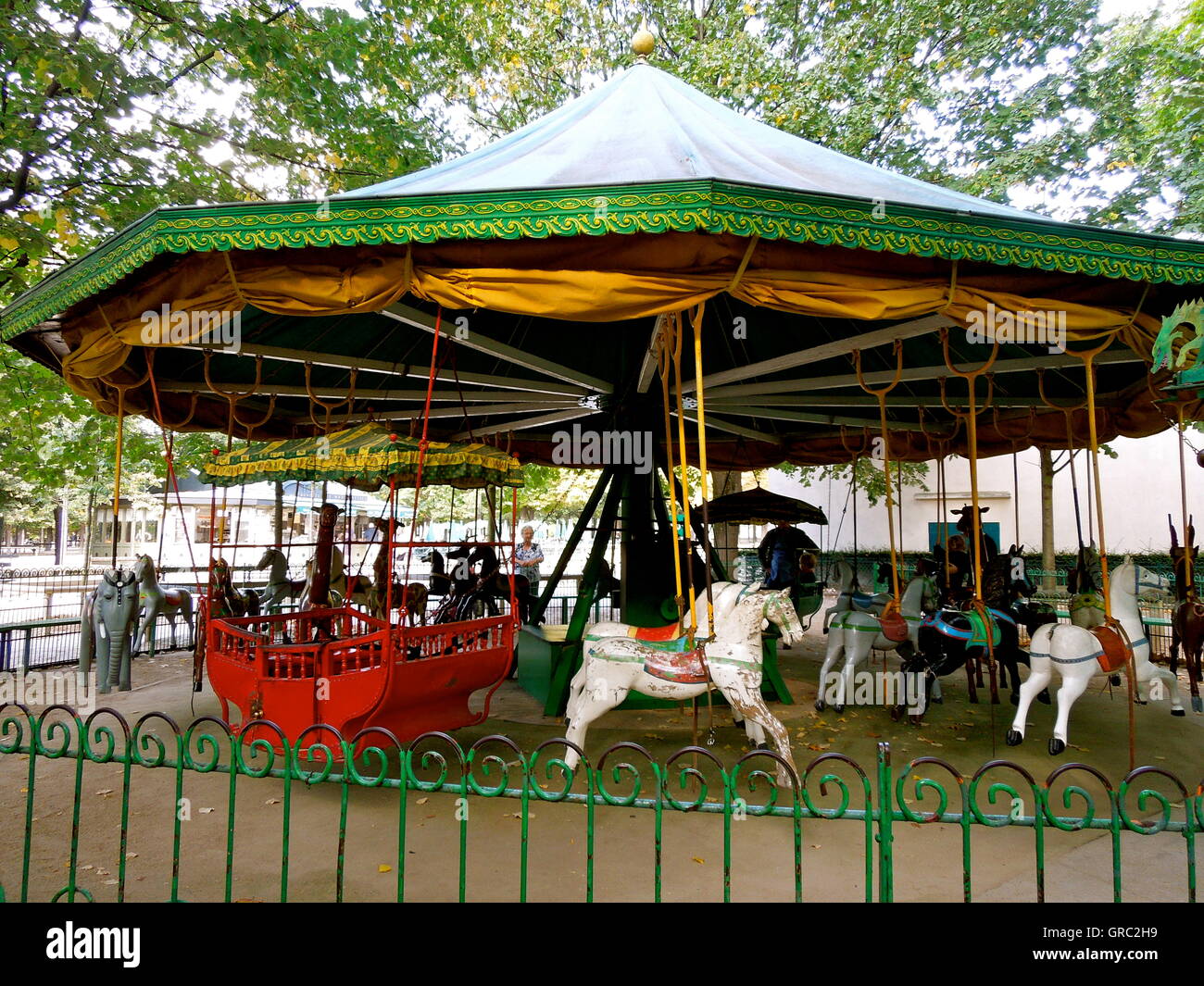 Paris-Karussell In den Jardin du Luxembourg Stockfoto
