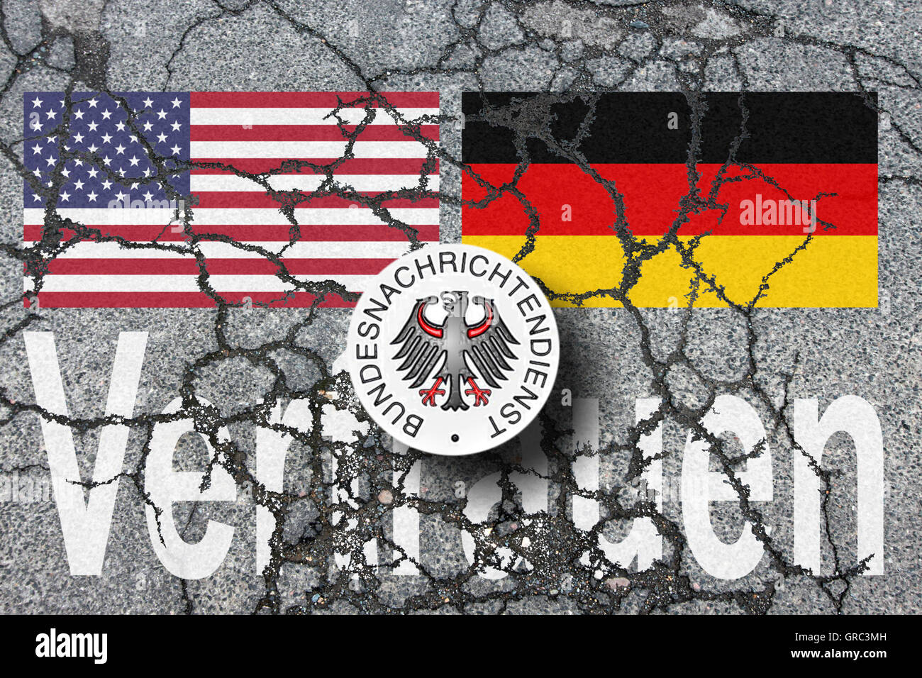 Erodieren, deutschen und amerikanischen Fahnen mit Zeichen des BND auf einer schlechten Straße Stockfoto
