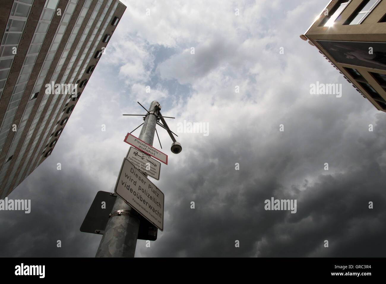 Videoüberwachung eines öffentlichen Platzes In Frankfurt am Main Stockfoto