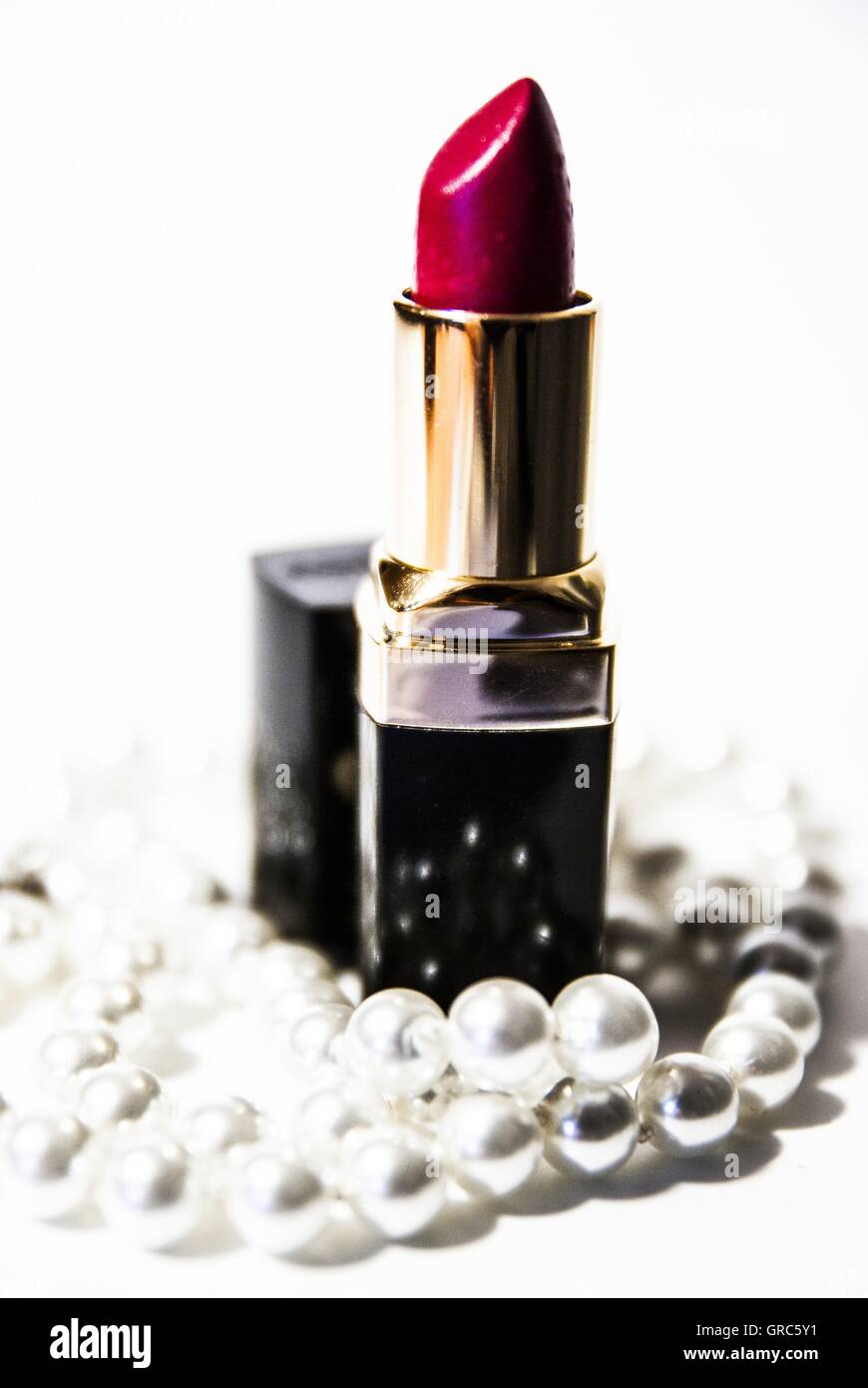 Lippenstift Amp Perlen Nr. 1 Stockfoto