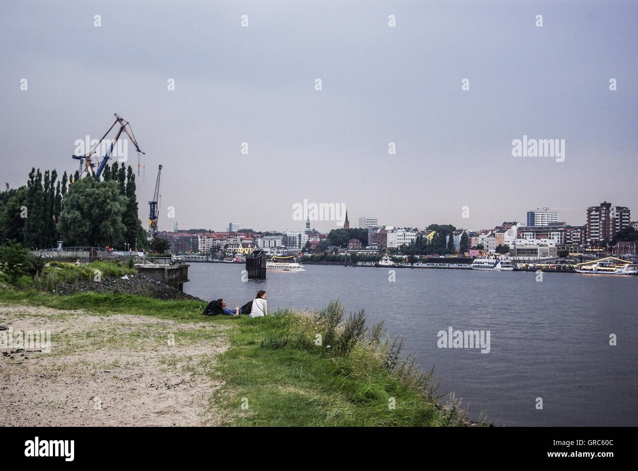 Hamburg, Ufer der Elbe, Stockfoto