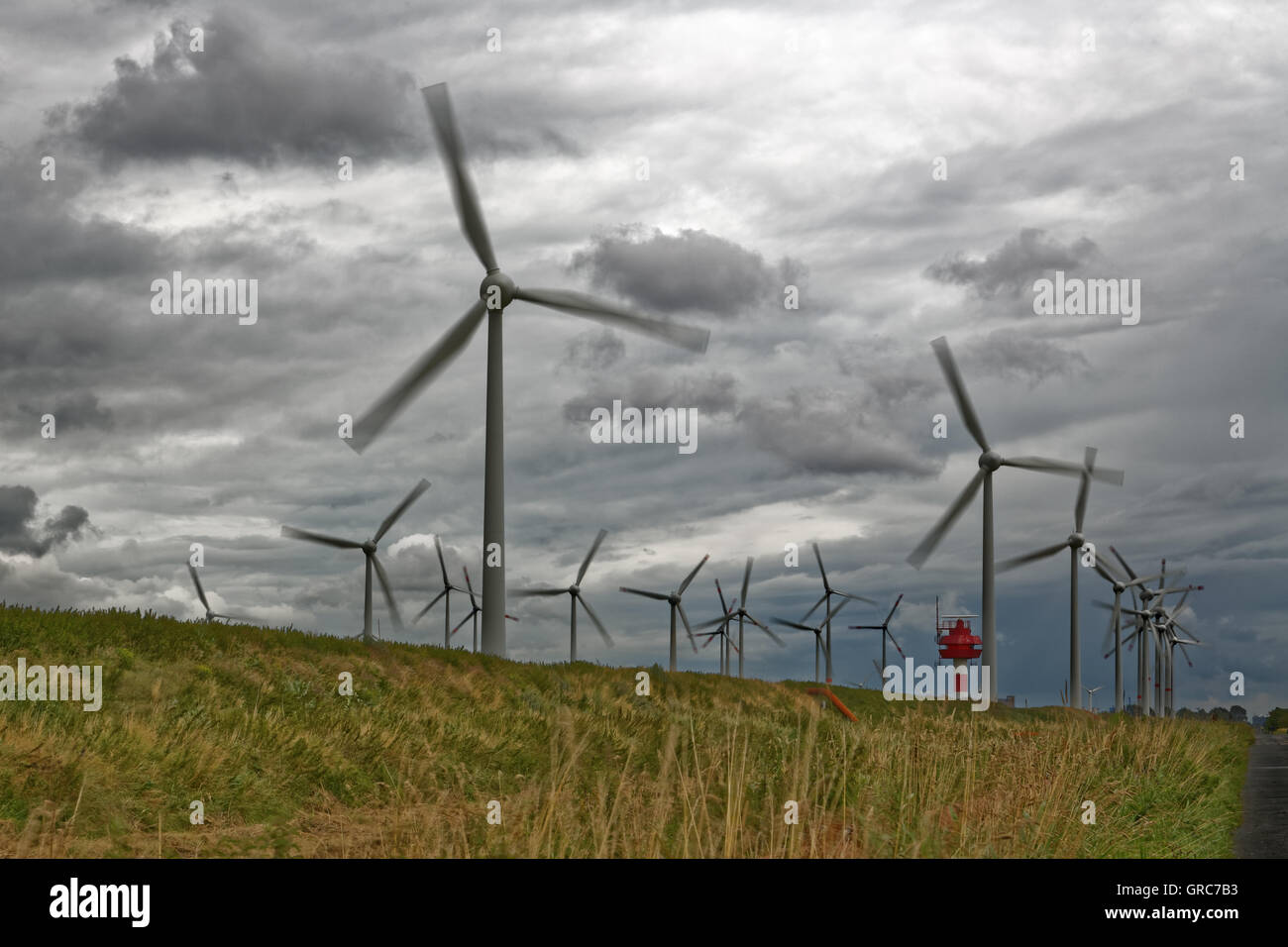 Windkraftanlage In einem Sturm Stockfoto