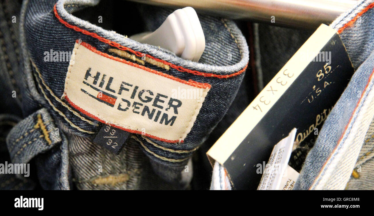 Hilfiger Denim Firmenlogo Stockfoto