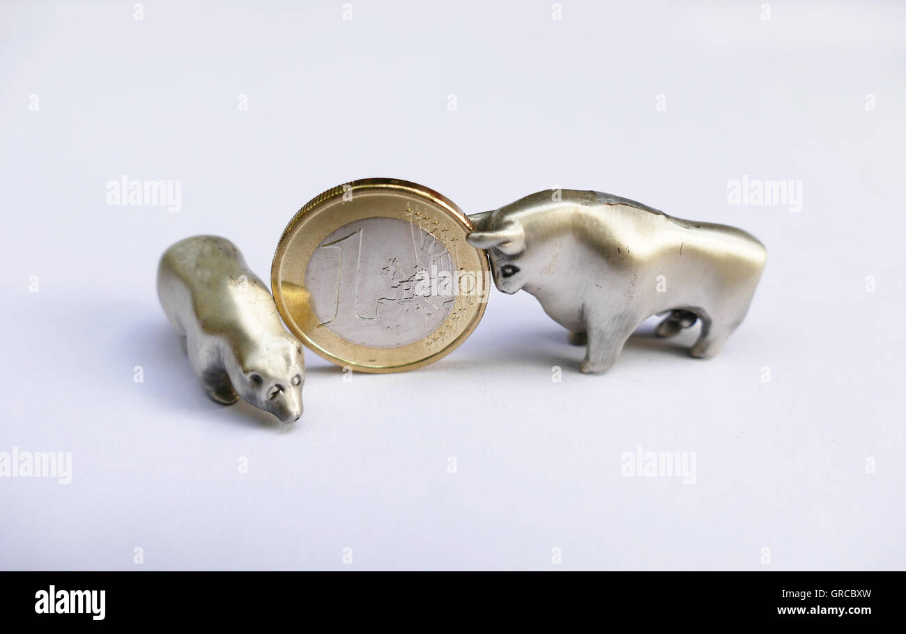 Bulle und Bär mit einer Euro-Münze, Symbol-Börse Stockfoto