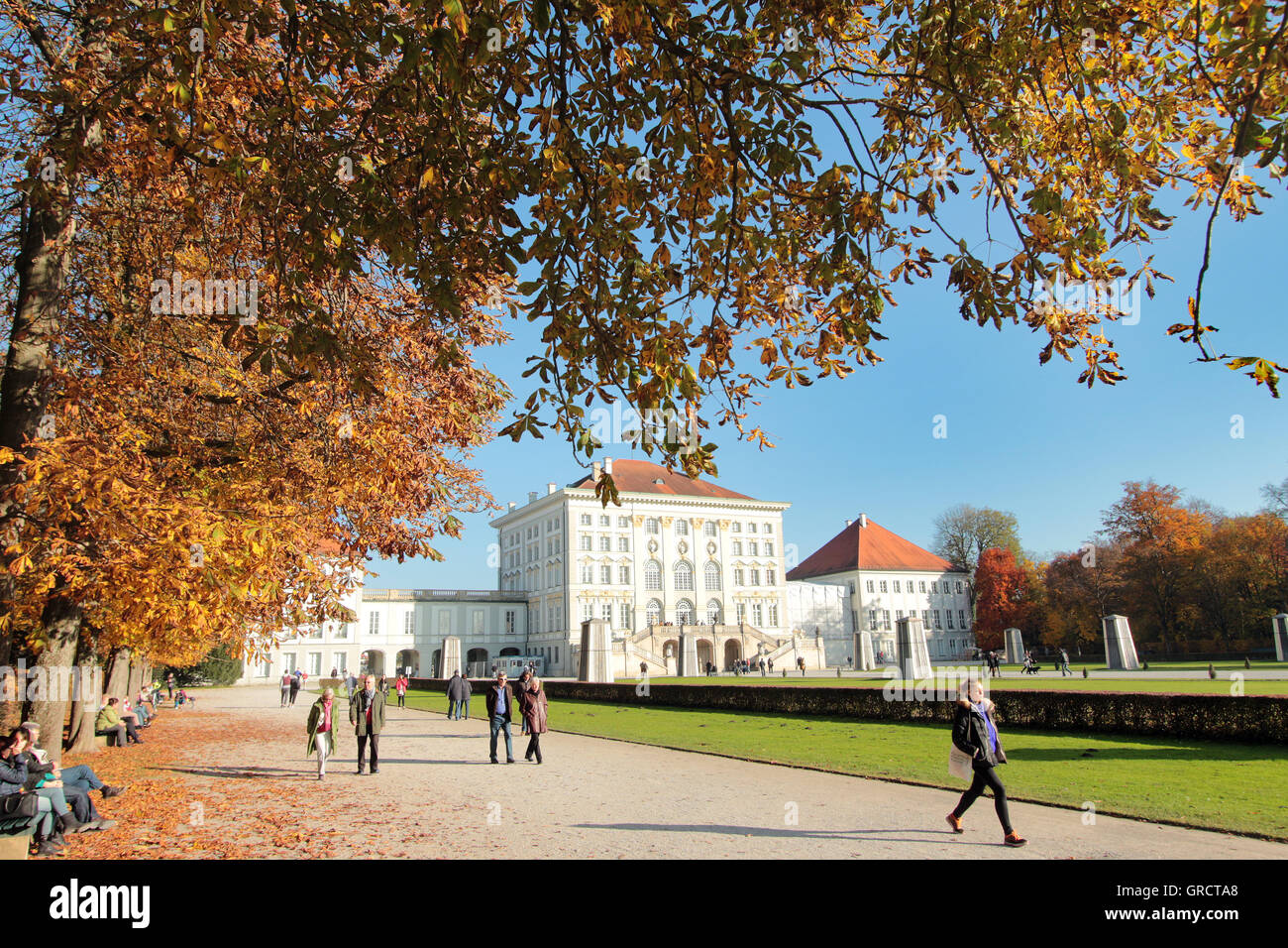Herbstfarben am Schlosspark Nymphenburg, München Stockfoto