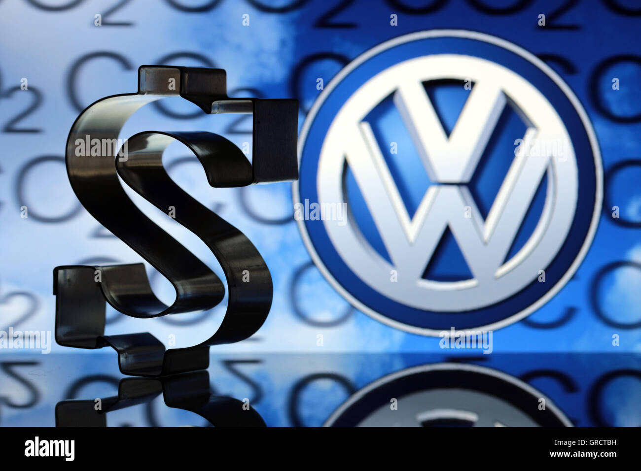 Uns Dollarsymbol mit Vw Zeichen Stockfoto