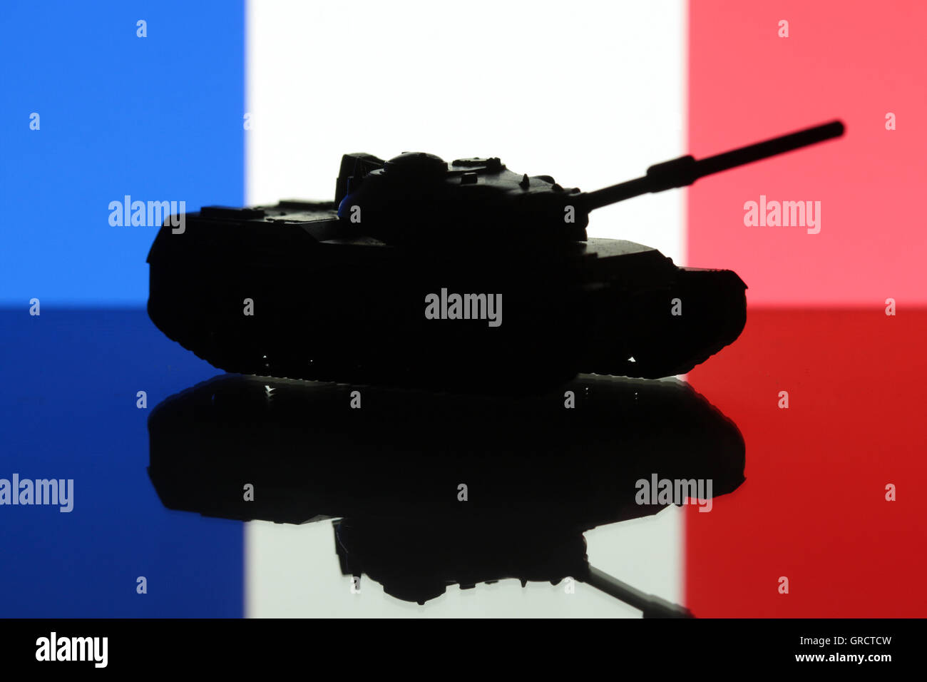 Tank mit französischer Flagge Stockfoto