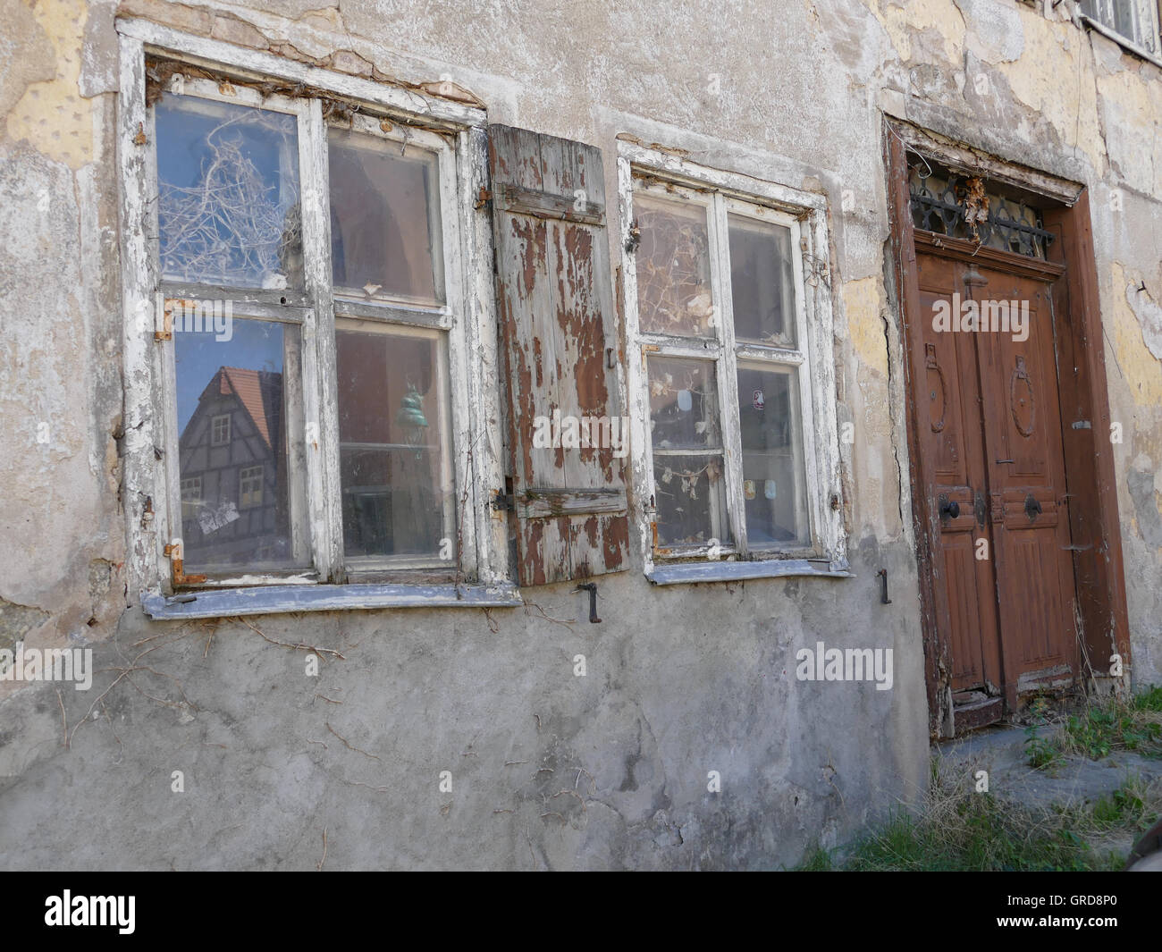 Alten denkmalgeschützten Gebäude vor der Renovierung Stockfoto