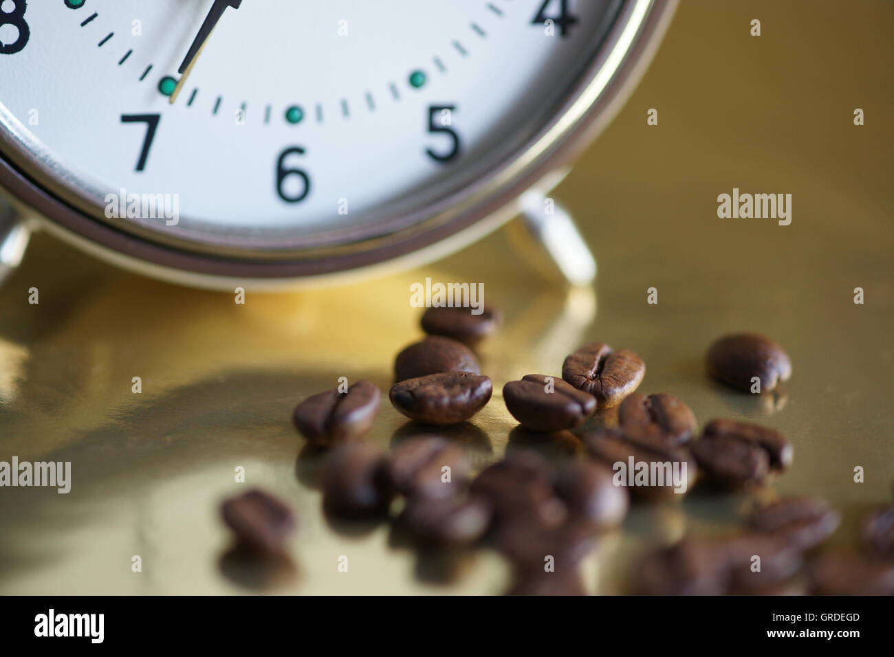 Clocl Wecker klingelt um sieben Uhr, Get Stockfoto