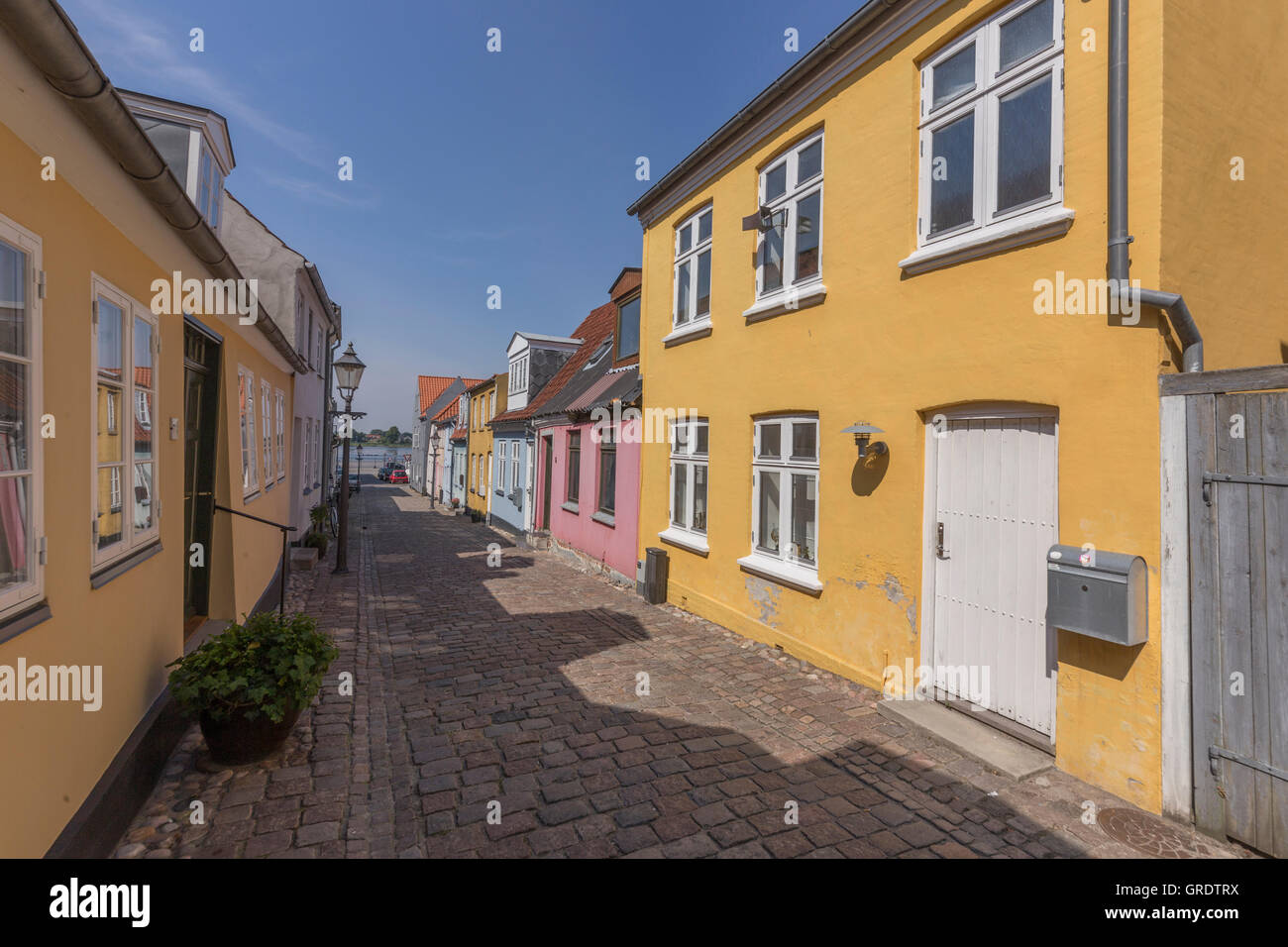 Bunte Reihe von Häusern In der inneren Stadt Nykøbing Falster Dänemark Stockfoto