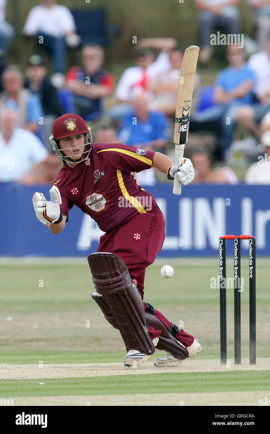 Rob Newton von Northants - Essex Adler Vs Northants Steelbacks - Clydesdale Bank 40 CB40 Cricket auf Garon Park, Southend-on-Sea, Essex - 08.08.10 Stockfoto