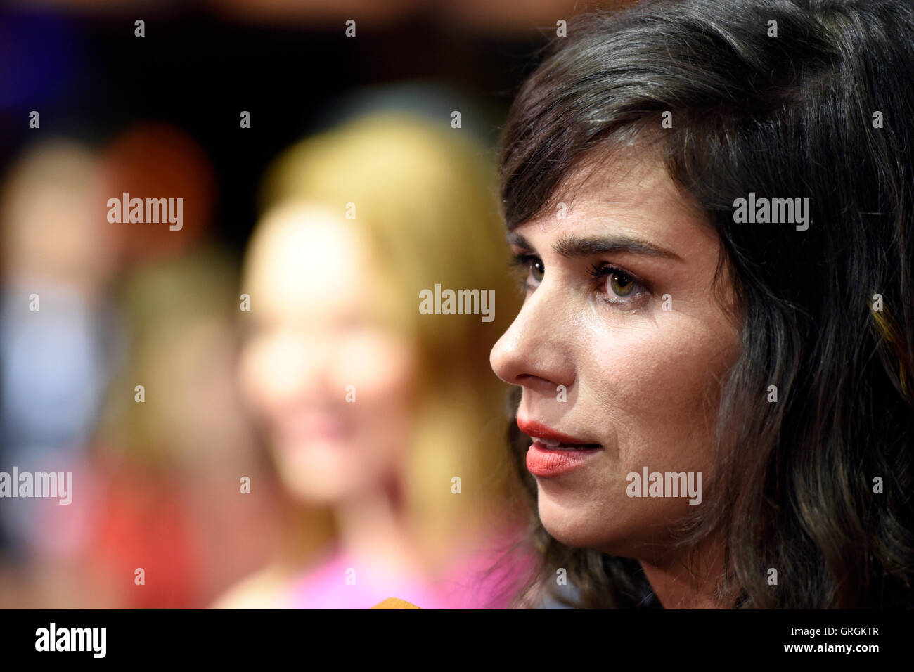 Schauspielerin Nora Tschirner ankommen für die Premiere des Films "SMS Fuer Dich" (lit.) "Text Nachricht für Sie") an das CineStar-Kino am Potsdamer Platz in Berlin, Deutschland, 6. September 2016. Foto: GREGOR FISCHER/dpa Stockfoto