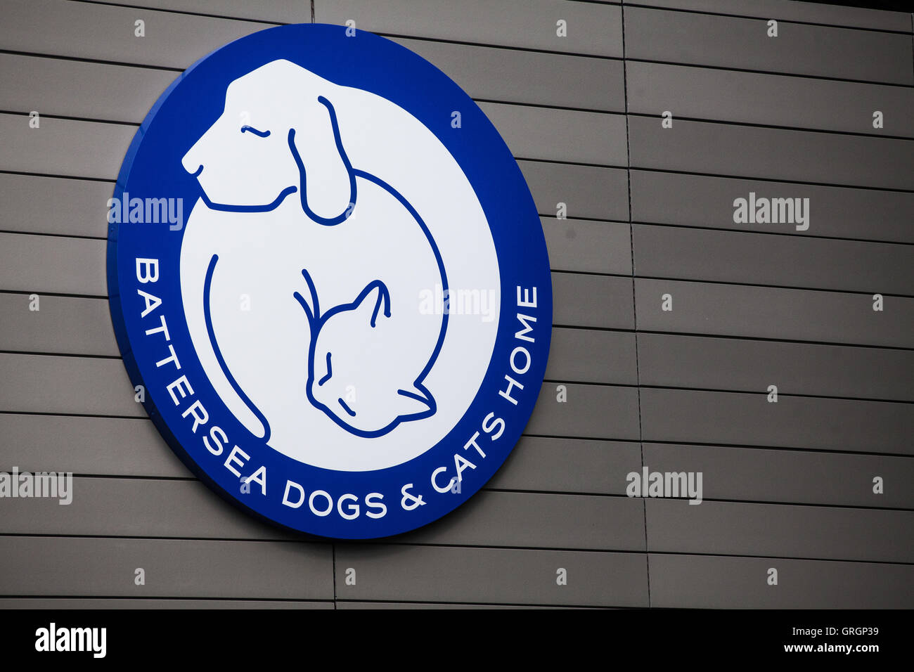 London, UK. 7. Sep, 2016. Die Zeichen und das Logo von Battersea Hunde und Katzen zuhause. Bildnachweis: Mark Kerrison/Alamy Live-Nachrichten Stockfoto