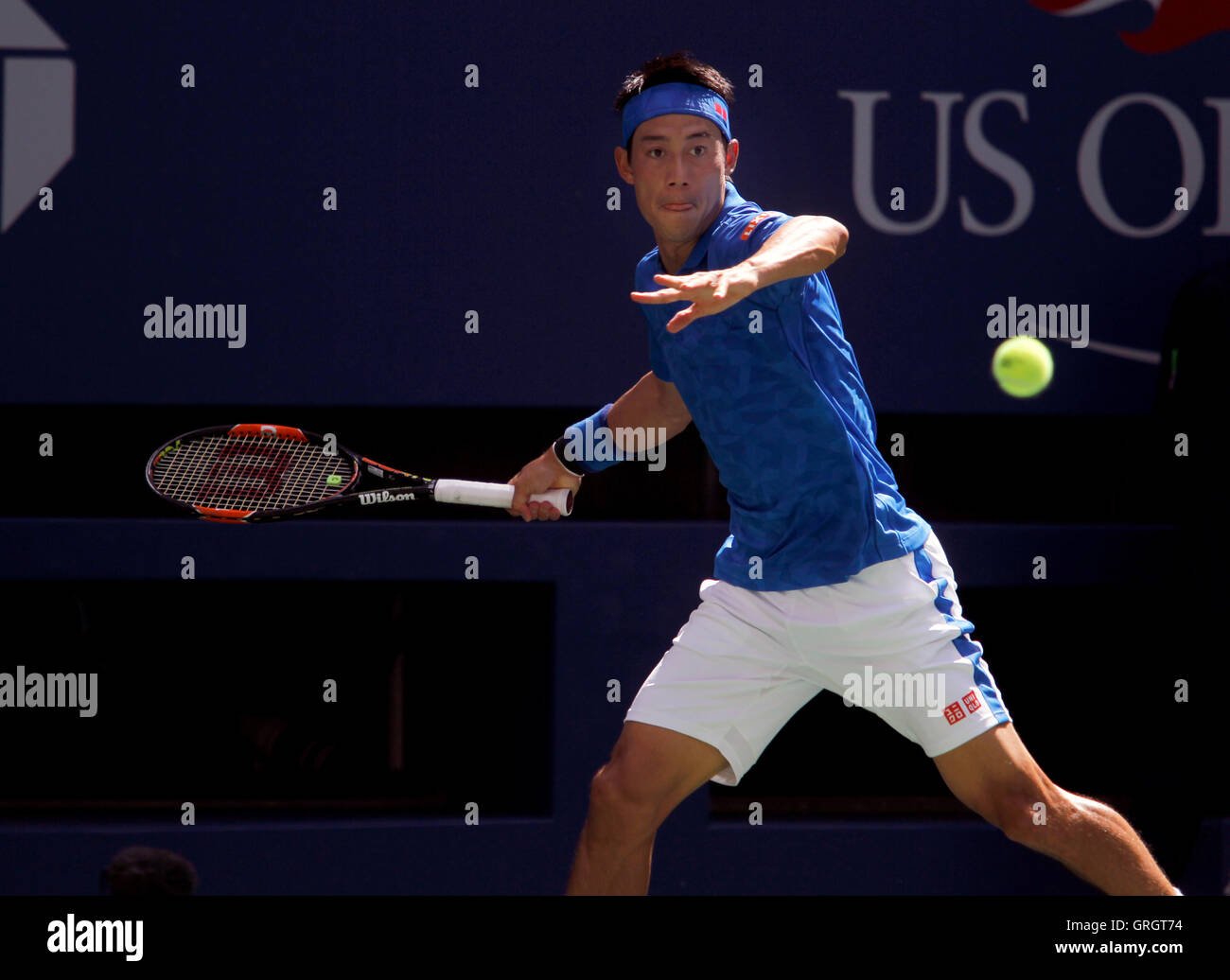 Flushing Meadows, New York, USA. 7. September 2016. New York, USA. 7. September 2016. Kei Nishikori von Japan während seines quarter Final Match gegen Andy Murray aus Großbritannien in die Vereinigten Staaten Open Tennis Championships in Flushing Meadows, New York am Mittwoch, 7. September © Adam Stoltman/Alamy Leben Nachrichten Quelle: Adam Stoltman/Alamy leben Nachrichten Stockfoto