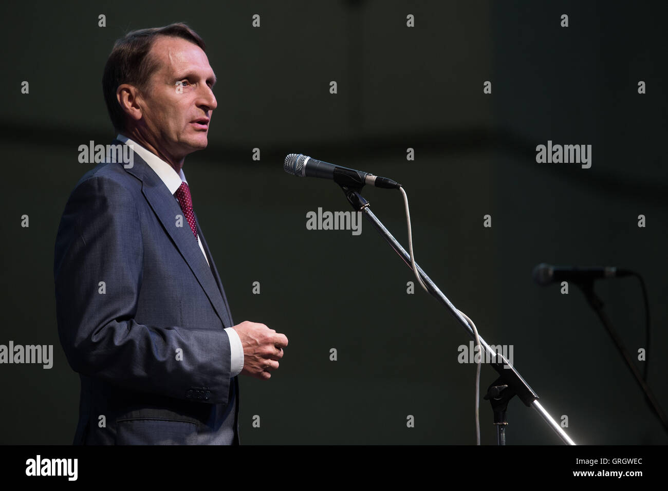 Moskau, Russland. 7. Sep, 2016. Vorsitzender des russischen Zustand Duma Sergei Naryshkin spricht bei der Moskauer Internationale Buchmesse in Moskau, am 7. September 2016. Die 29. Moskauer Internationale Buchmesse startete hier Mittwoch mit der Teilnahme von mehr als 500 Verlage aus über 30 Ländern. © Evgeny Sinitsyn/Xinhua/Alamy Live-Nachrichten Stockfoto