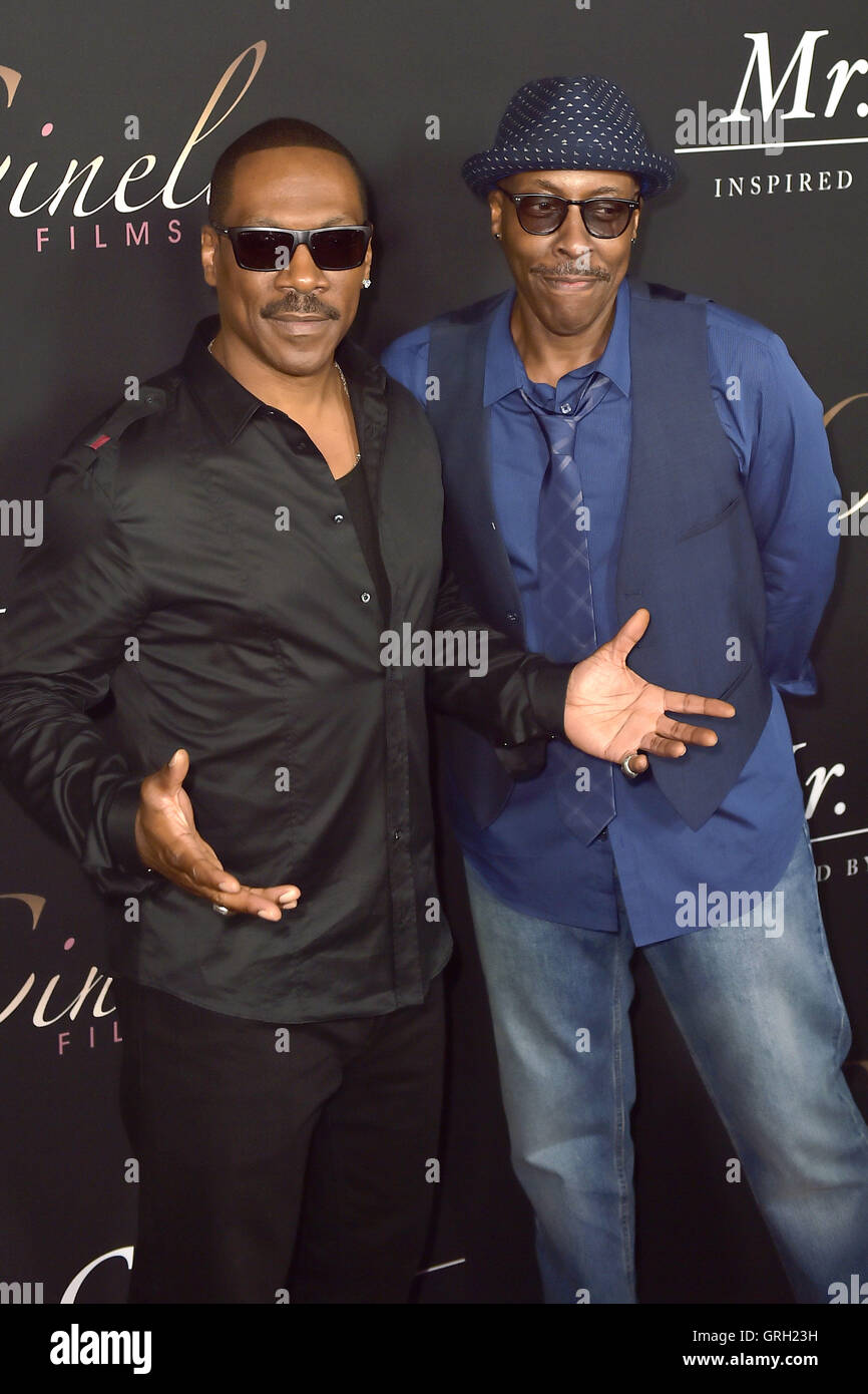 Eddie Murphy und Arsenio Hall besuchen Sie die "Mr Church" Premiere im Arclight Hollywood am 6. September 2016 in Los Angeles, Kalifornien. | Verwendung weltweit Stockfoto