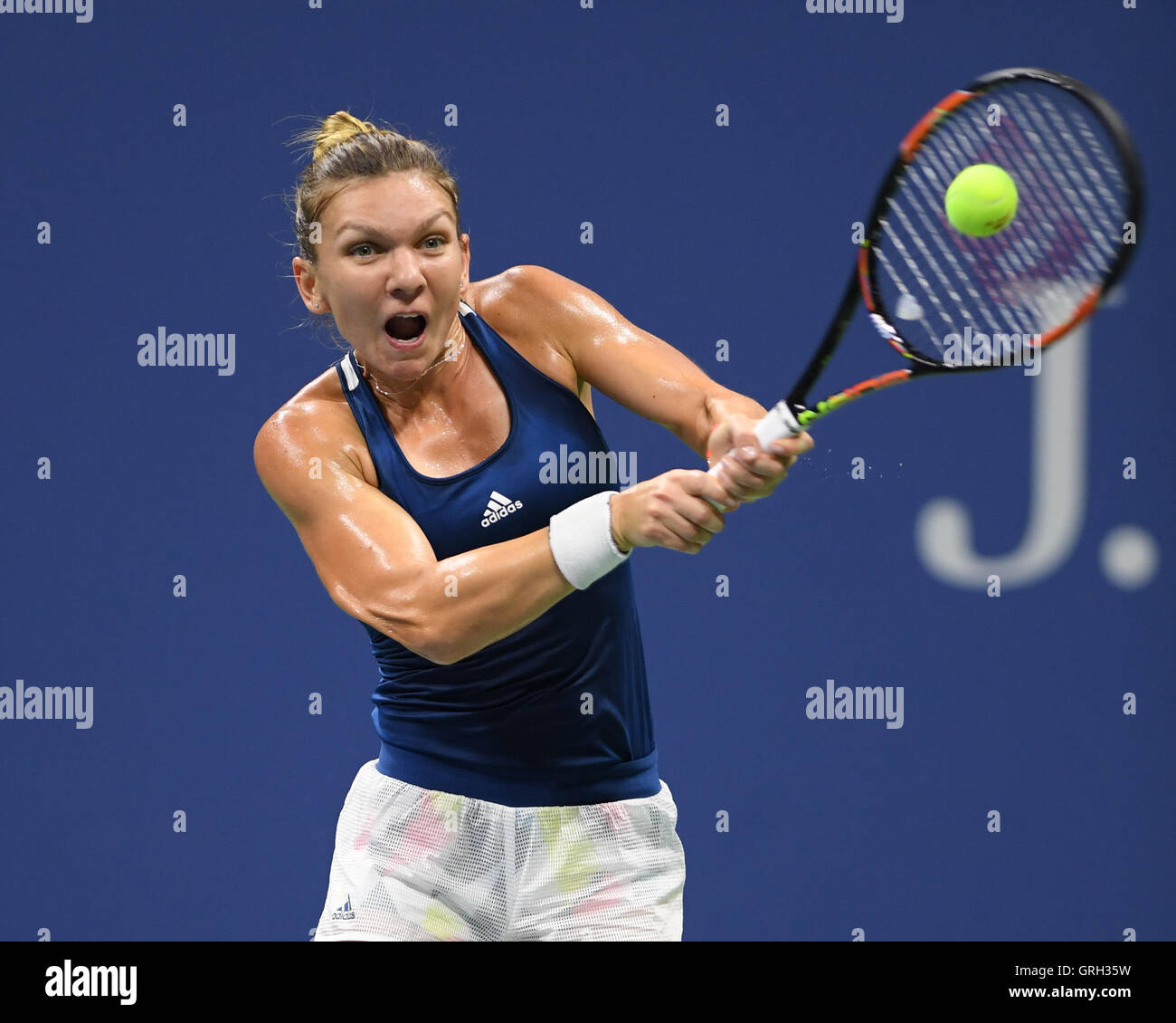 New York, USA. 7. September 2016. Serena Williams Vs Simona Halep auf Arthur Ashe Stadion an der USTA Billie Jean King National Tennis Center am 7. September 2016 in Flushing Queens. Bildnachweis: MediaPunch Inc/Alamy Live-Nachrichten Stockfoto