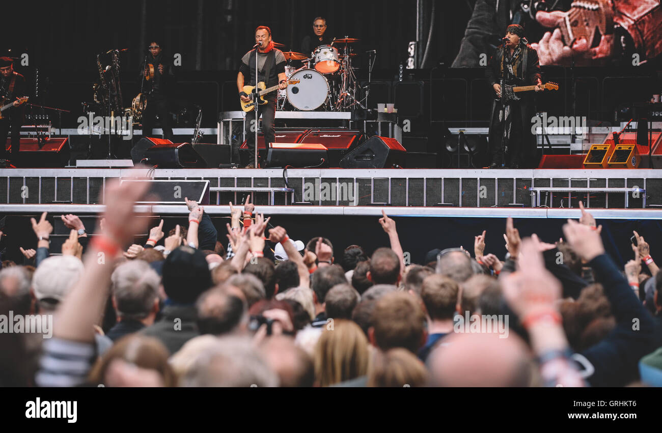 Bruce Springsteen tritt beim MTV-Konzert in der Ricoh Arena in Coventry auf Stockfoto