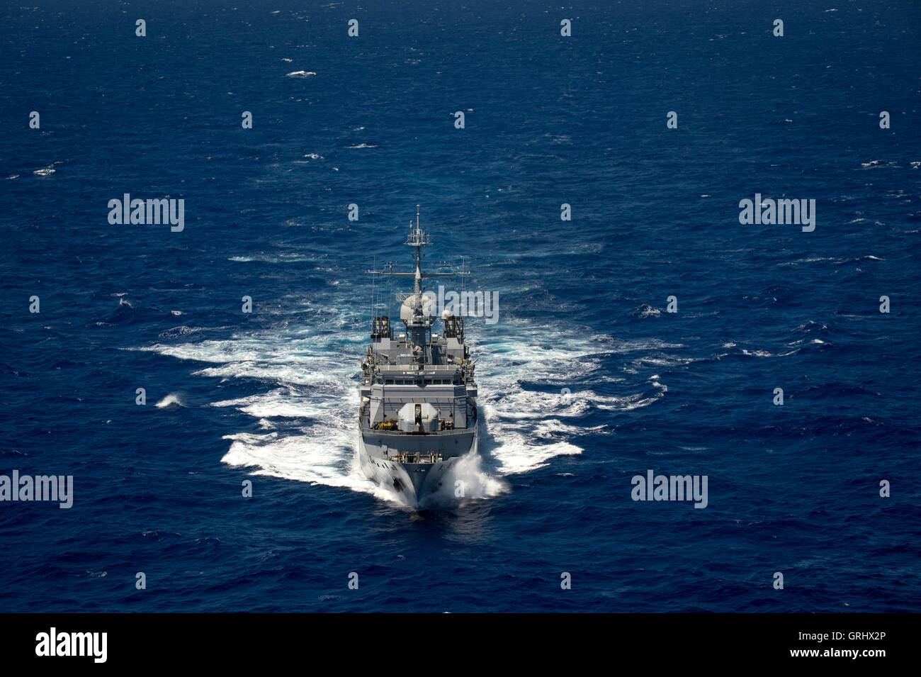 Französische Marine Flor eal-Klasse Fregatte dampft FS Prairial in engen Formation während der Rand der pazifischen Übungen 28. Juli 2016 in und rund um die Inseln von Hawaii und Südkalifornien. Stockfoto