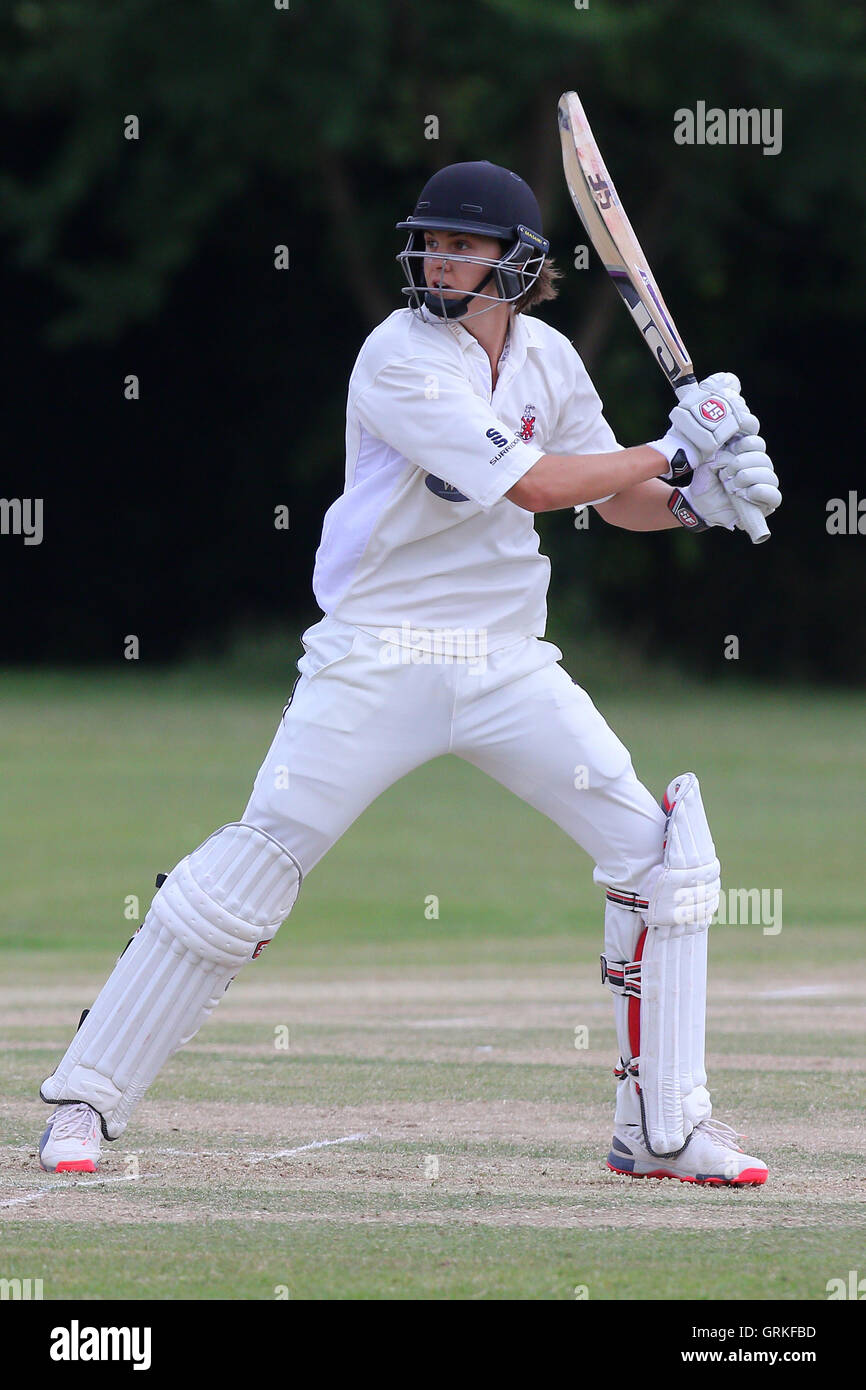 Unterstützt CC (Vlies) Vs Hutton CC - Essex Cricket League in Harrow Lodge - 27.06.15 Stockfoto