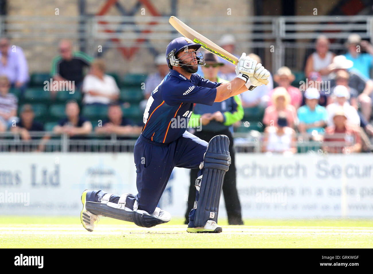 Vier läuft für Mark Pettini von Essex - Gloucestershire CCC Vs Essex Eagles - NatWest T20 Blast Cricket am Cheltenham College, Cheltenham, Gloucestershire - 20.07.14 Stockfoto