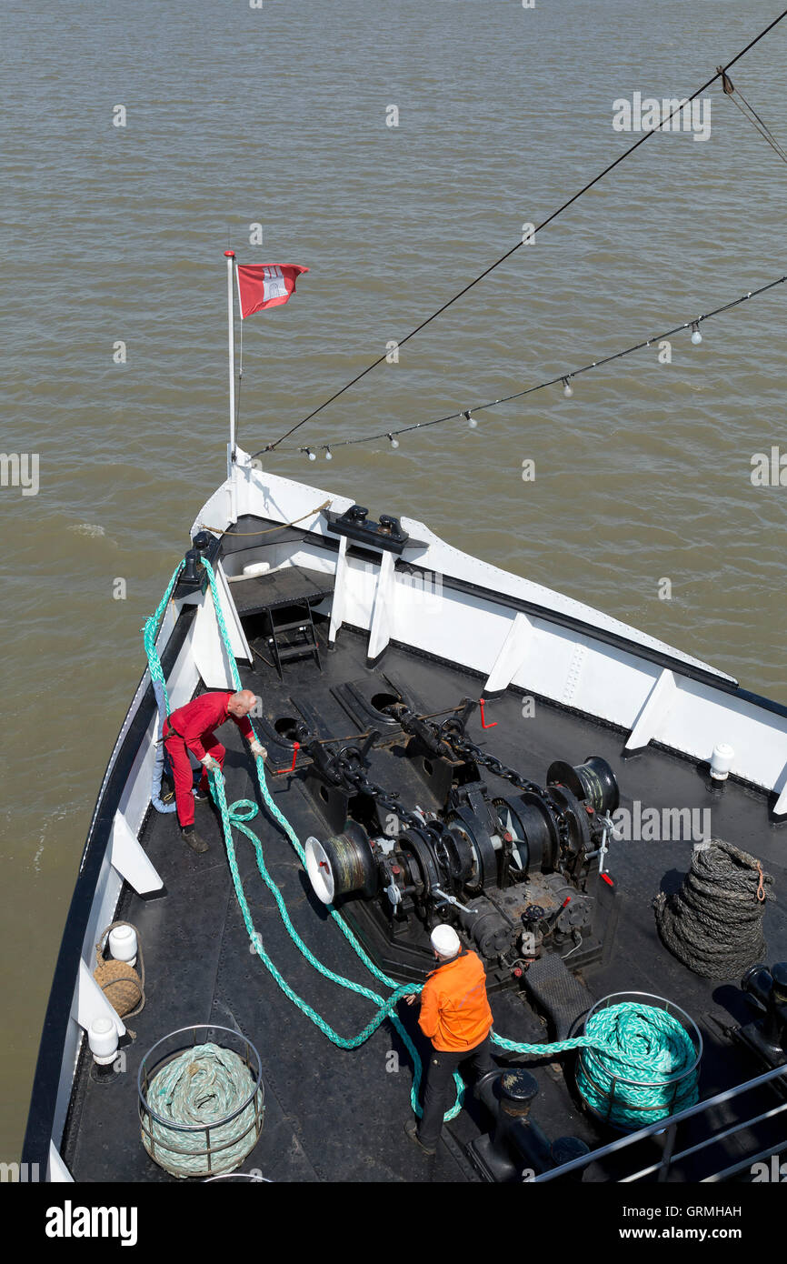 Dampf-Eisbrecher ´Stettin´ auf dem Weg von Hamburg nach Kiel, Schleuse Brunsbüttel, Fluss Elbe, Deutschland Stockfoto