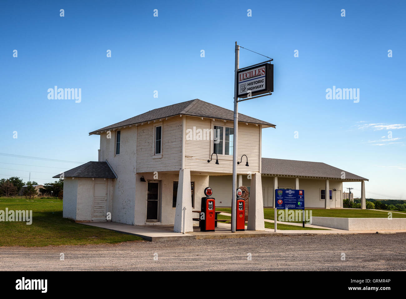 Lucille Service-Station, eine klassische und historische Tankstelle entlang der Route 66 in der Nähe von Hydro, Oklahoma. Stockfoto