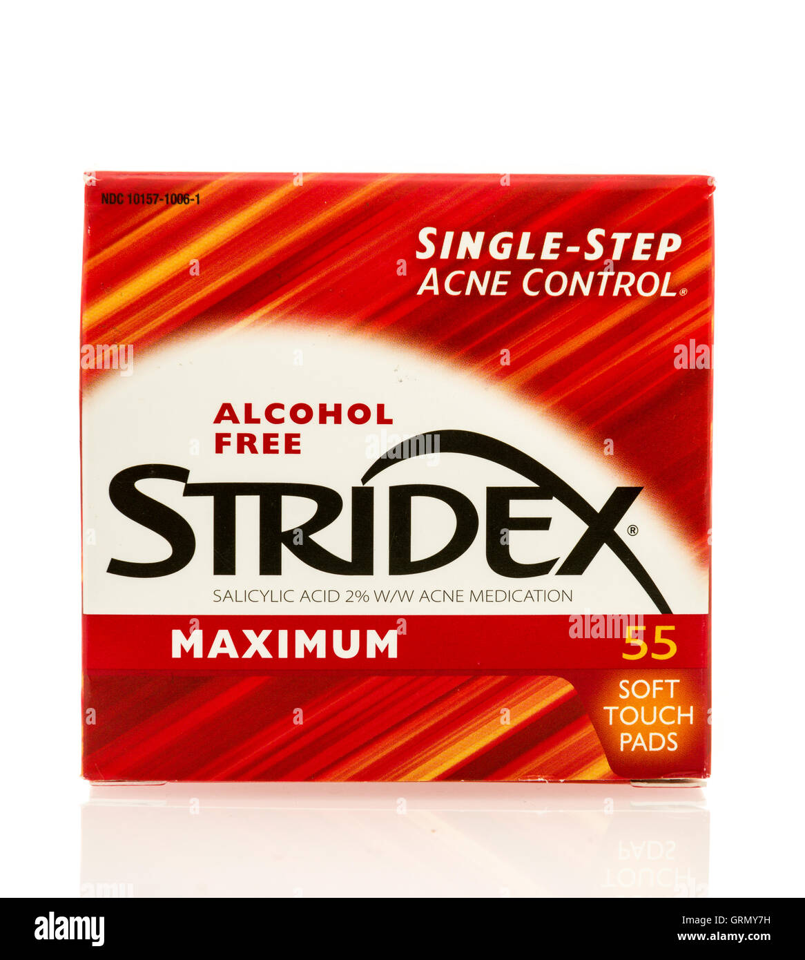 Winneconne, Wisconsin - 3. September 2016: Paket von Stridex Akne-Steuerung auf einem isolierten Hintergrund. Stockfoto