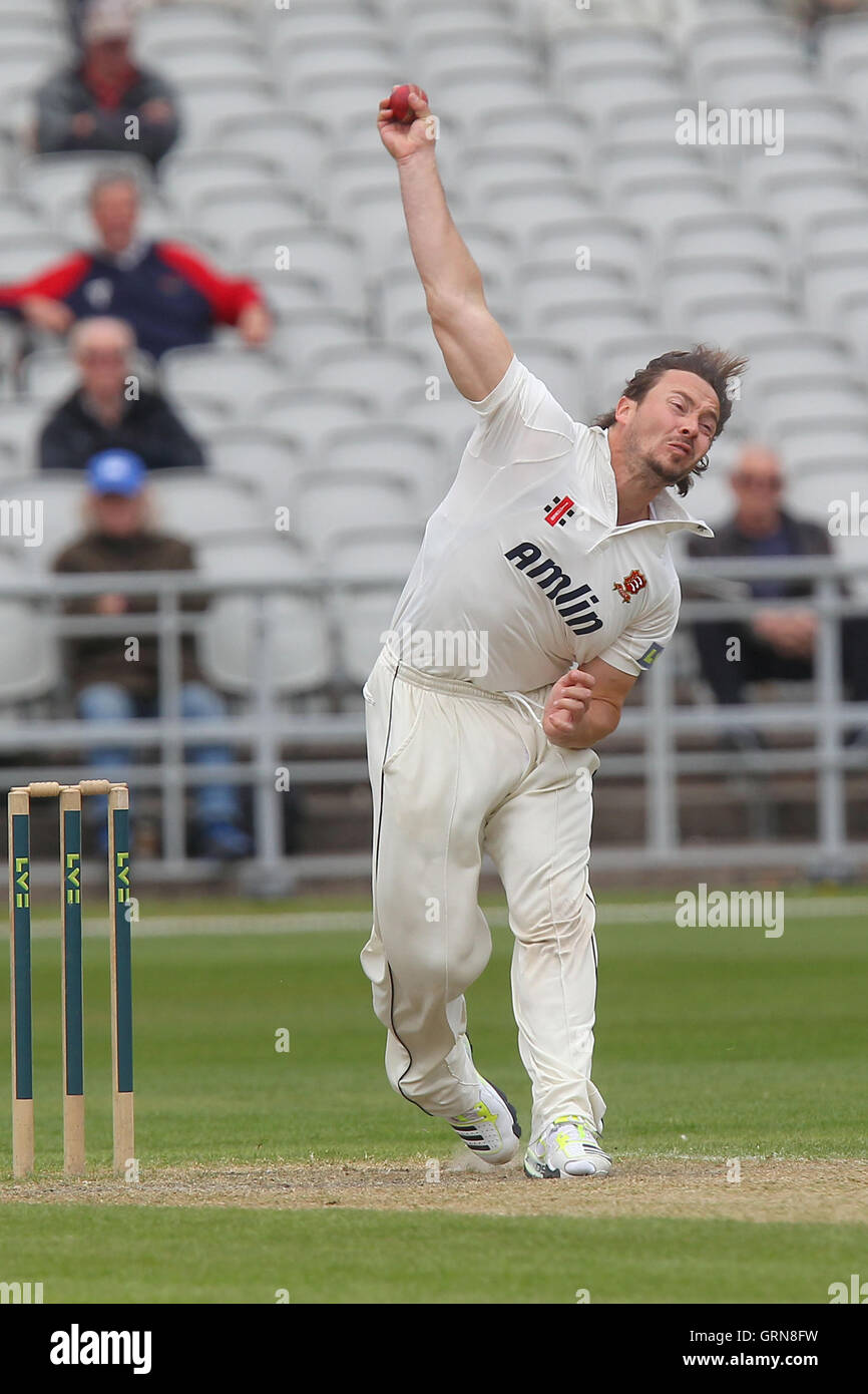 Graham Napier von Essex in bowling Aktion - Lancashire CCC Vs Essex CCC - LV County Championship Division zwei Cricket im Emirates Old Trafford, Manchester - 05.08.13 Stockfoto