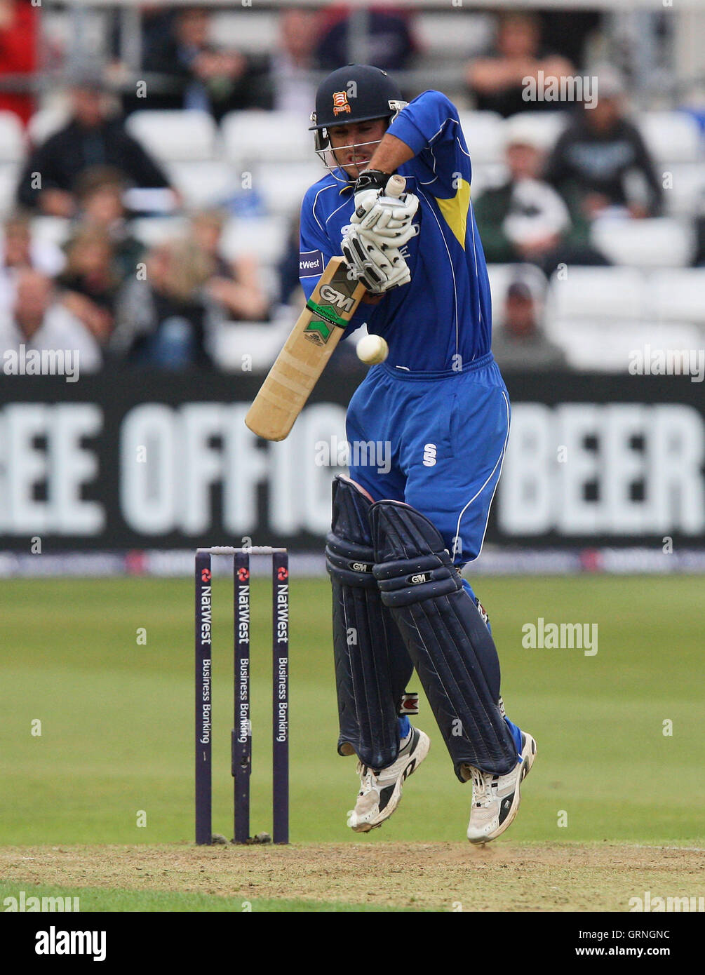 Ryan Ten Doeschate in Aktion für Essex - NatWest Pro 40 Cricket an Ford County Ground, Chelmsford, Essex - 08.05.08 zu zucken Stockfoto