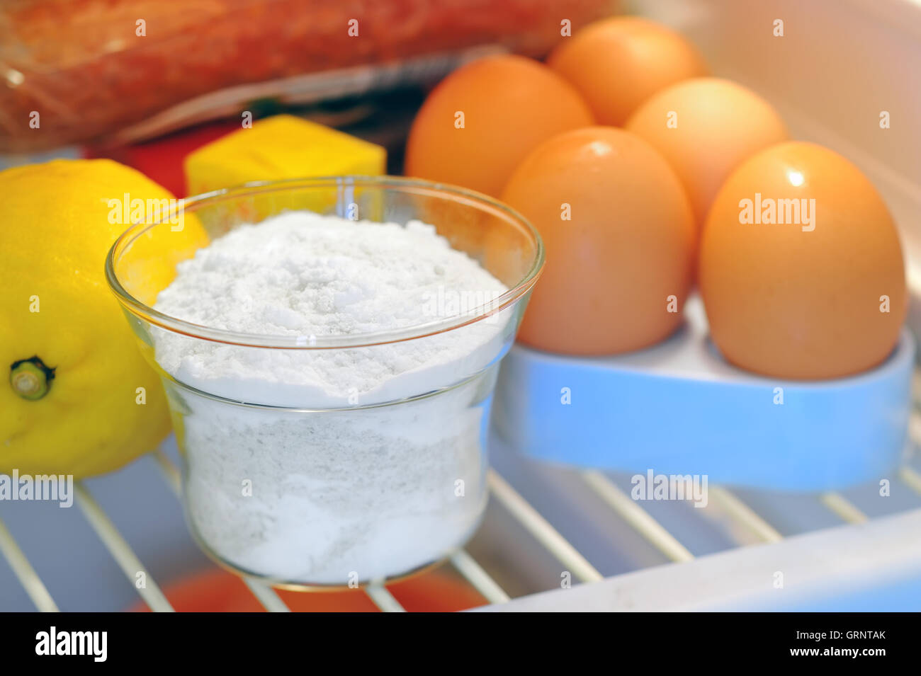 Bikarbonat in Kühlschrank Stockfoto