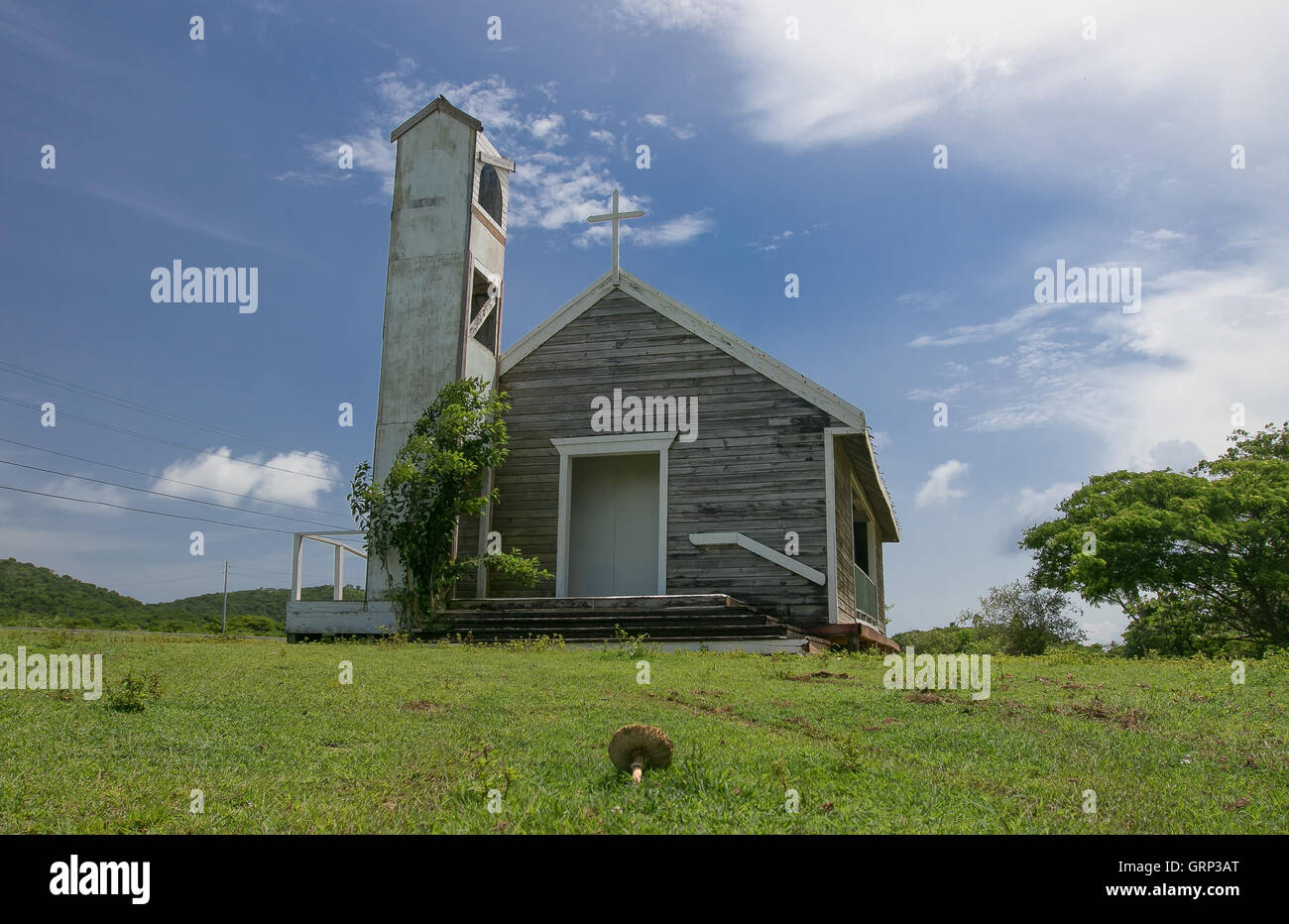 Ein sehr verlassenen Kirchlein auf Vieques island Stockfoto