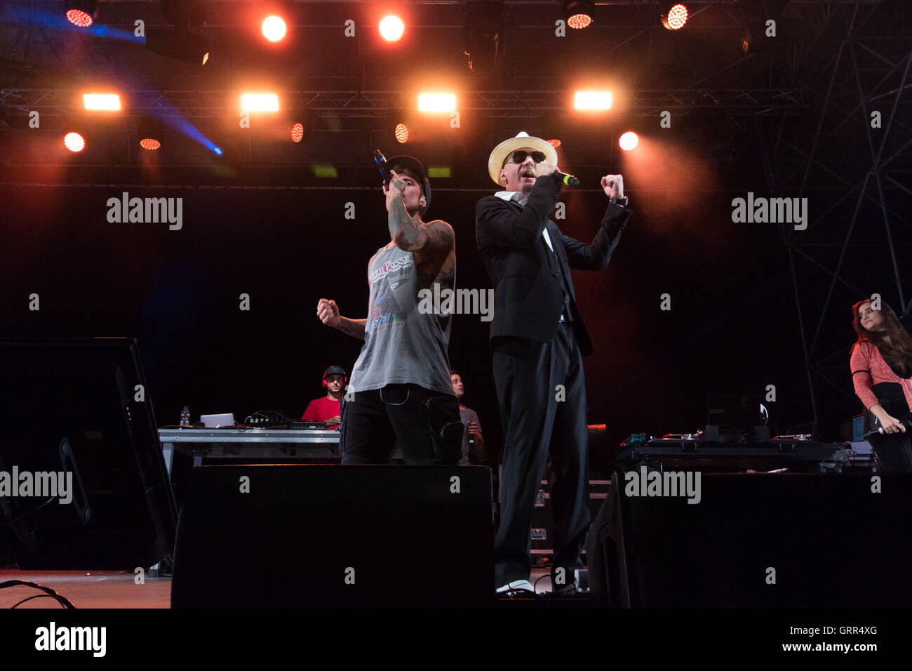 Turin, Italien. 07. Sep, 2016. Star Festival 2016, die in diesem Jahr seine 20 Jahre Konzerte feiert, eröffnet eine sensationelle live-Performance mit dem Rapper-paar des Jahres Fedez und J-Ax. © Elena Aquila/Pacific Press/Alamy Live-Nachrichten Stockfoto