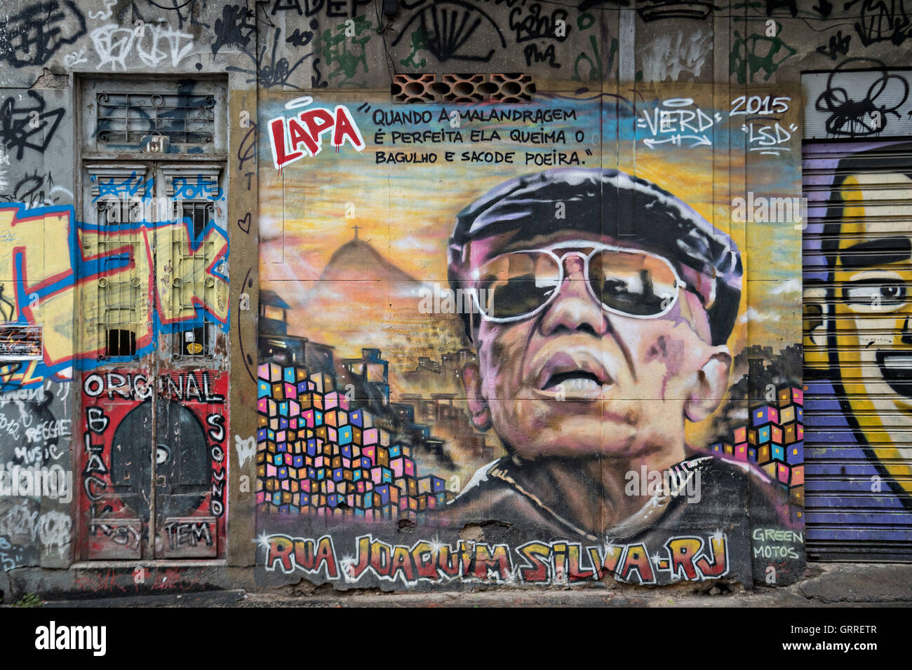 Graffiti-Kunst an der Wand im Stadtteil Lapa in Rio De Janeiro, Brasilien. Seit 2009 ist Streetart in Brasilien legal erfolgt mit Zustimmung der Bauherren. Stockfoto