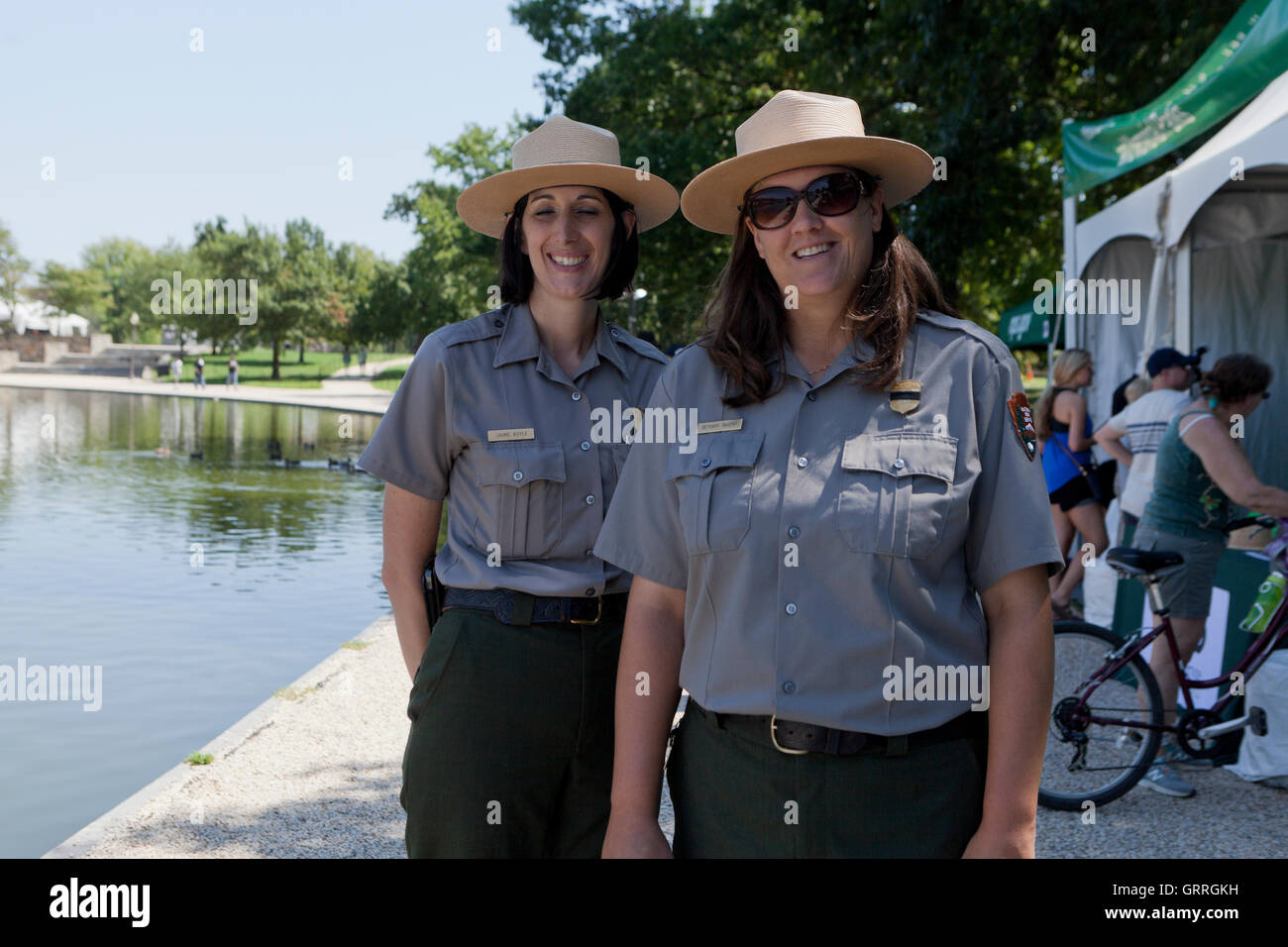 Weibliche uns Nationalpark-Ranger bei einer Veranstaltung - USA Stockfoto