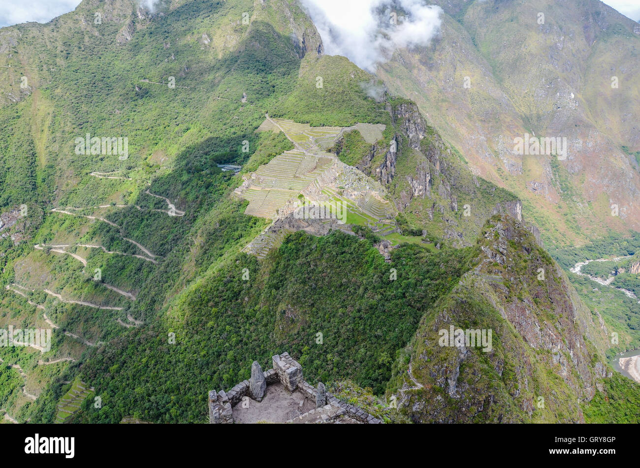 MACHU PICCHU, CUSCO REGION, PERU - 4. Juni 2013: Panorama Blick auf Machu Picchu vom Huayna Picchu Berg Stockfoto