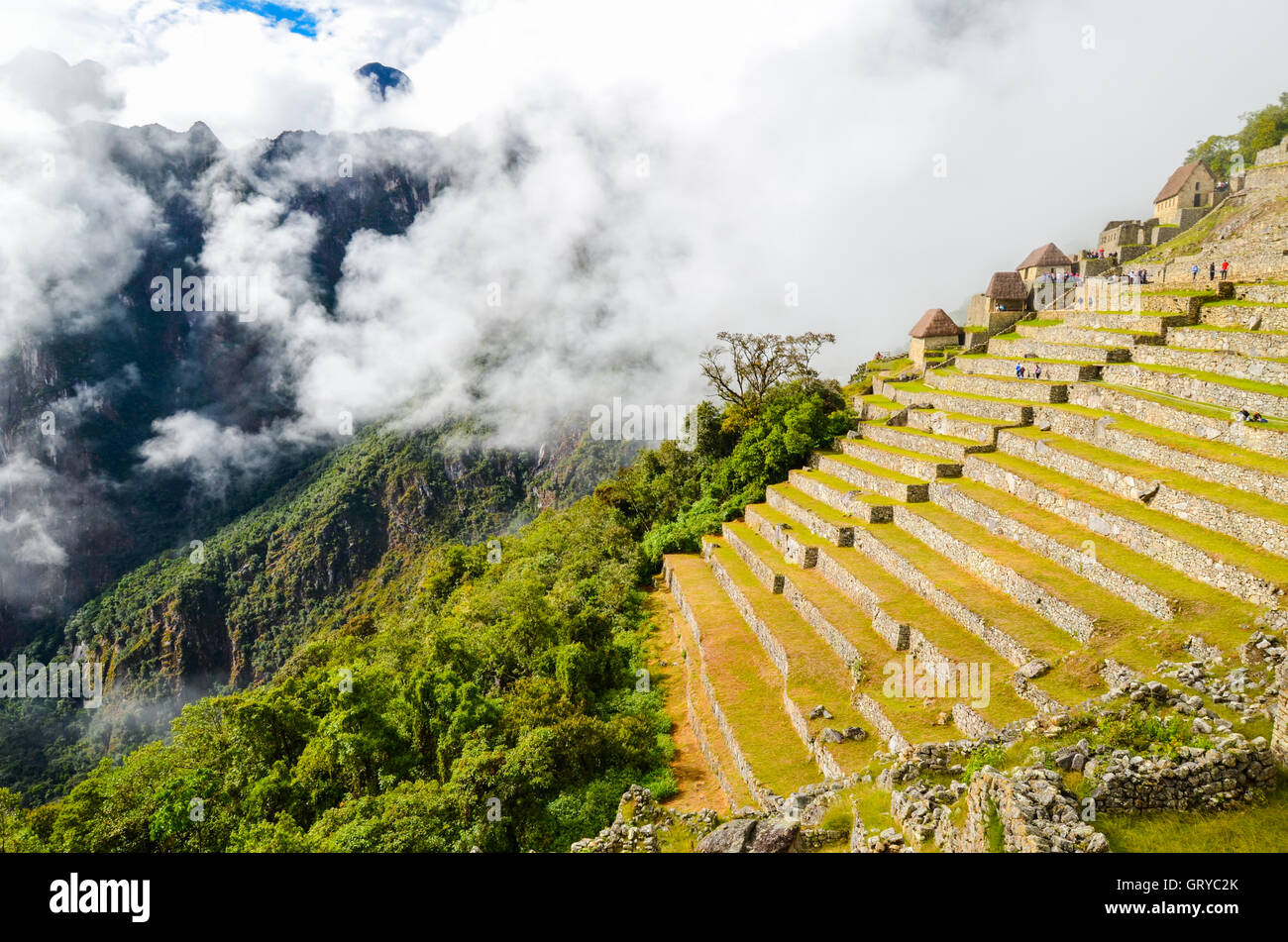 MACHU PICCHU, CUSCO REGION, PERU - 4. Juni 2013: Panoramablick auf das 15. Jahrhundert Inka-Zitadelle Machu Picchu, UNESCO-Welt-gen Stockfoto
