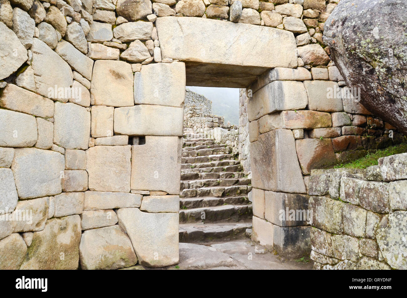MACHU PICCHU, CUSCO REGION, PERU - 4. Juni 2013: Details des Wohngebietes von 15. Jahrhundert Inka-Zitadelle Machu Picchu Stockfoto