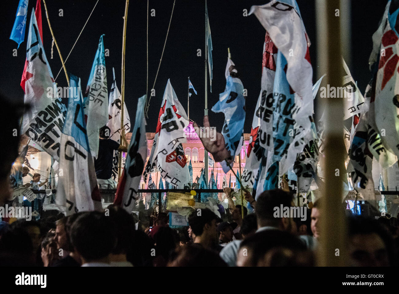 Buenos Aires, Argentinien. 9. Dezember 2015. Rallye-Tag für die argentinische Präsidentin Cristina Fernandez de Kirchner an ihrem letzten Tag in Kraft. Stockfoto