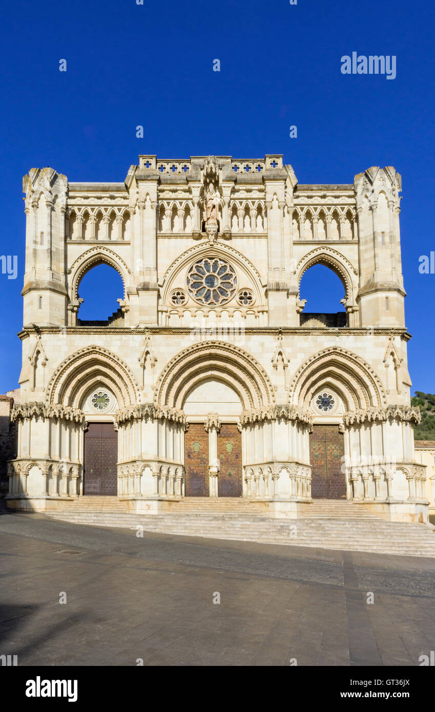 Fassade der Kathedrale Santa María de Gracia, Plaza Mayor, Cuenca, Castilla La Mancha, Spanien Stockfoto