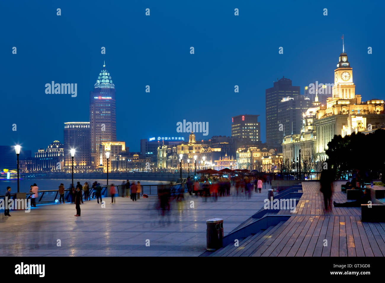 Dem Bund in der Nacht in Shanghai Stockfoto Dem Bund in der Nacht in Shanghai Stockfoto