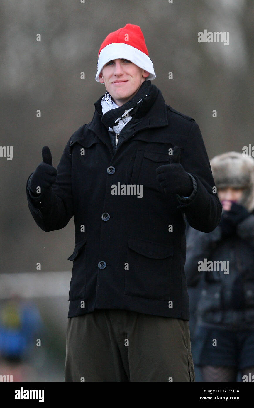 Birkbeck Orient (blau) Vs Bogen junge Prinz - Hackney & Leyton Sunday League Football im Süden Marsh, Hackney Sümpfe, London - 1 Stockfoto