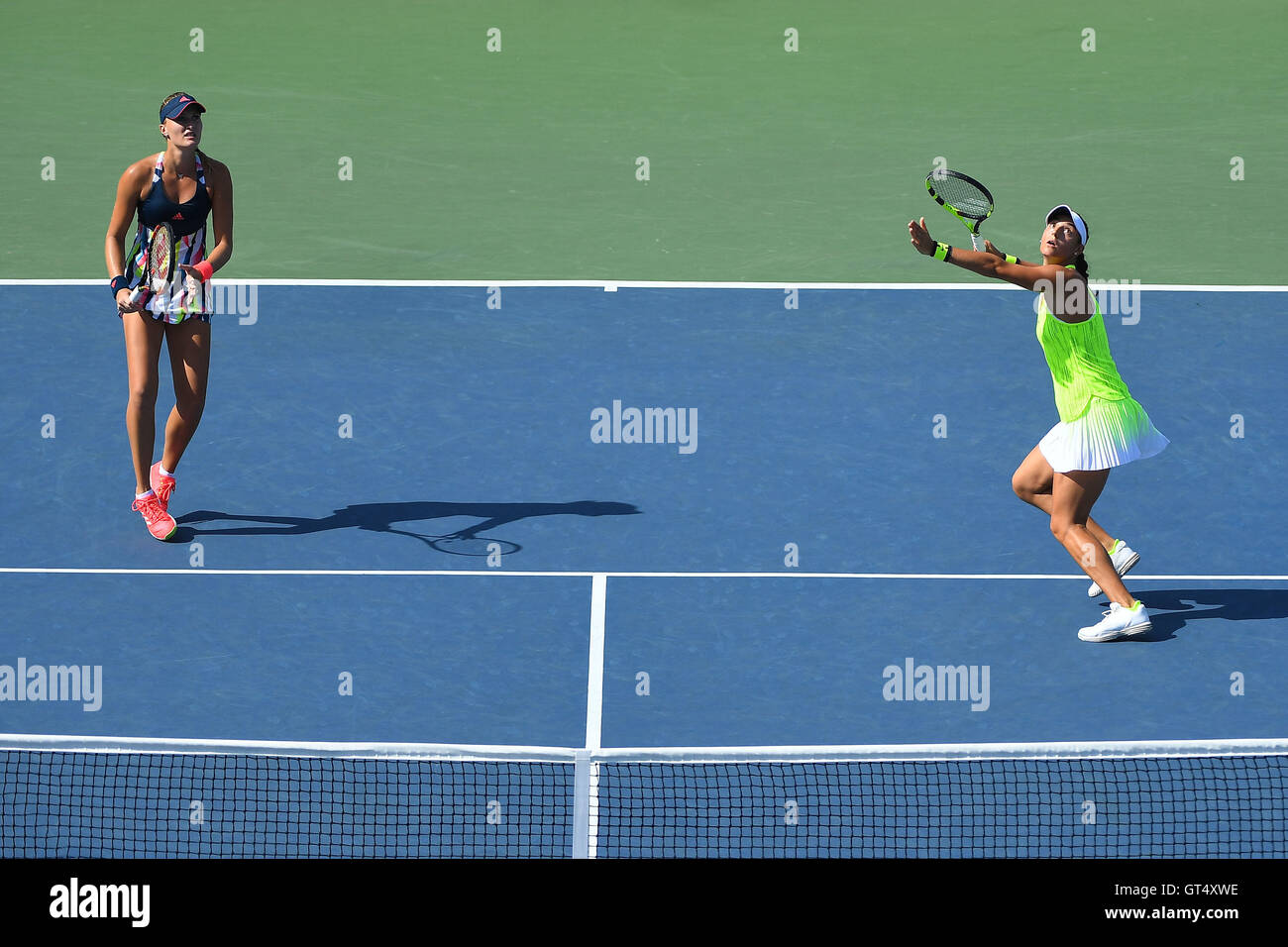 Flushing Meadows, New York, USA. 08. Sep, 2016. US Open Tennis Championships. Kristina Mladenovic (FRA) und Caroline Garcia (FRA) sets wie sie schlagen Hingis (6) und Vandeweghe (6) in 2 ins Finale. © Aktion Plus Sport/Alamy Live-Nachrichten Stockfoto