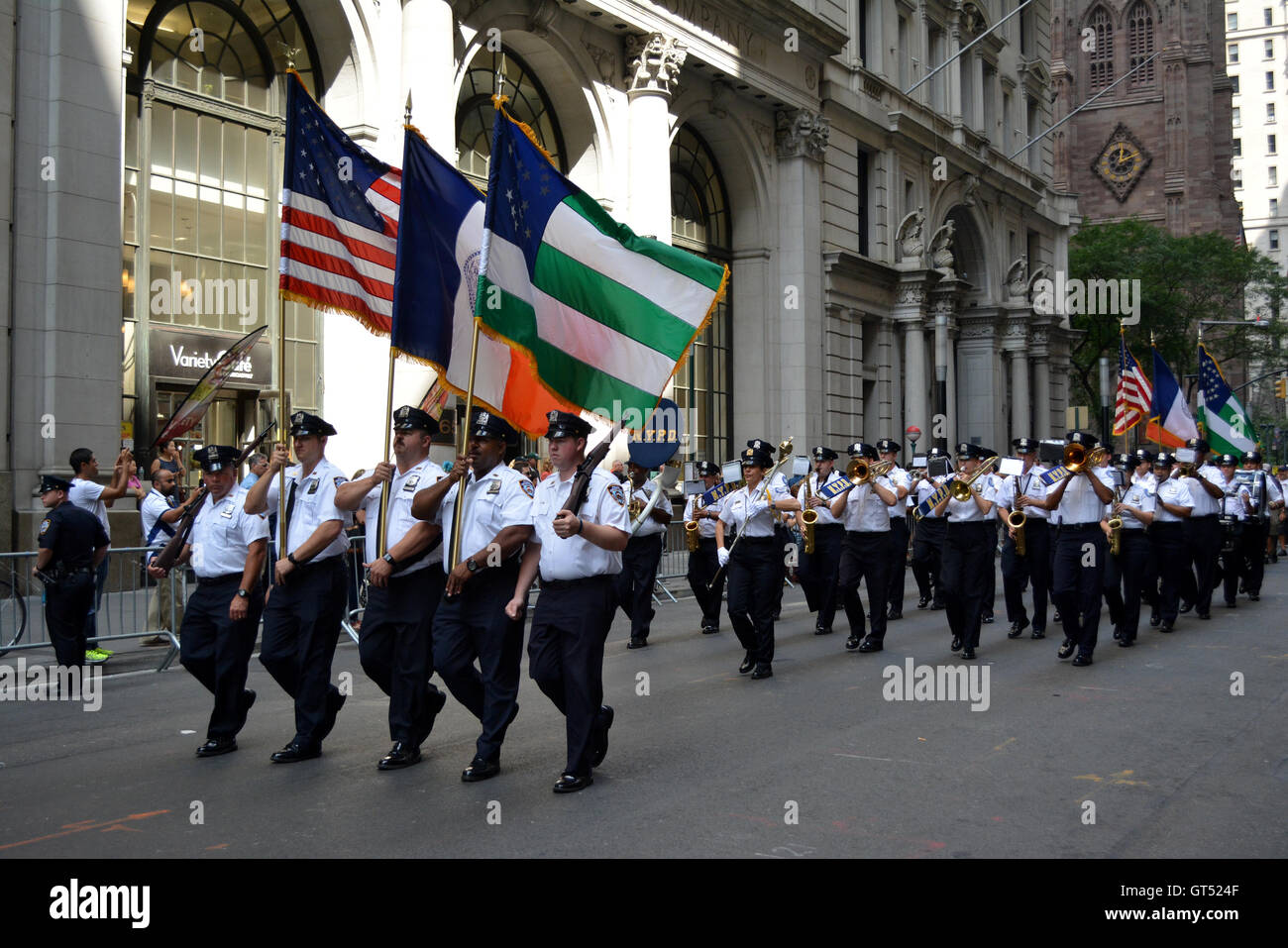 Manhattan, New York, USA. 8. Sep, 2016.  NYPD führte Parade in Lower Manhattan zum Jahrestag der 9/11 Anschläge auf das World Trade Center. Bildnachweis: Christopher Penler/Alamy Live-Nachrichten Stockfoto