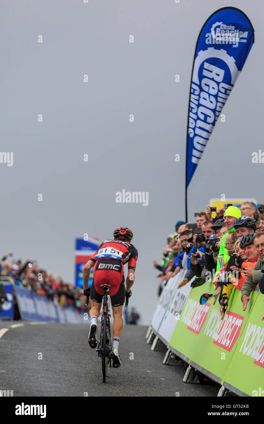 Haytor, Dartmoor, Devon, UK. 09. Sep, 2016. Tour durch Großbritannien 2016: Etappe 6 - Sidmouth, Haytor. Rohan Dennis (BMC) beendete 2. Platz hinter Wout Pouls (Team Sky) auf der 6. Etappe der Tour of Britain. Bildnachweis: Clive Jones/Alamy Live-Nachrichten Stockfoto
