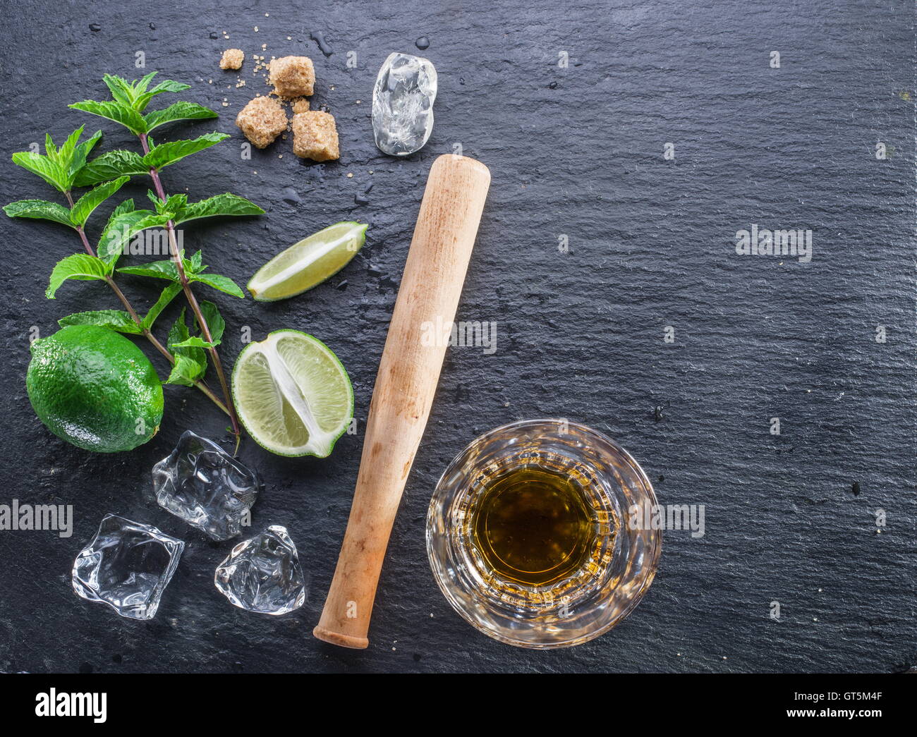 Mojito cocktail Zutaten. Ansicht von oben. Stockfoto