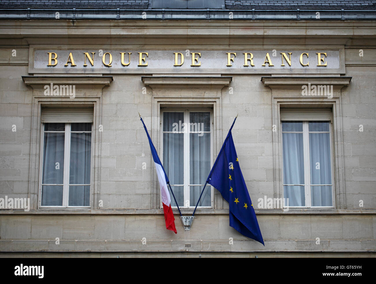 Die Banque de France mit Fahnen Stockfoto