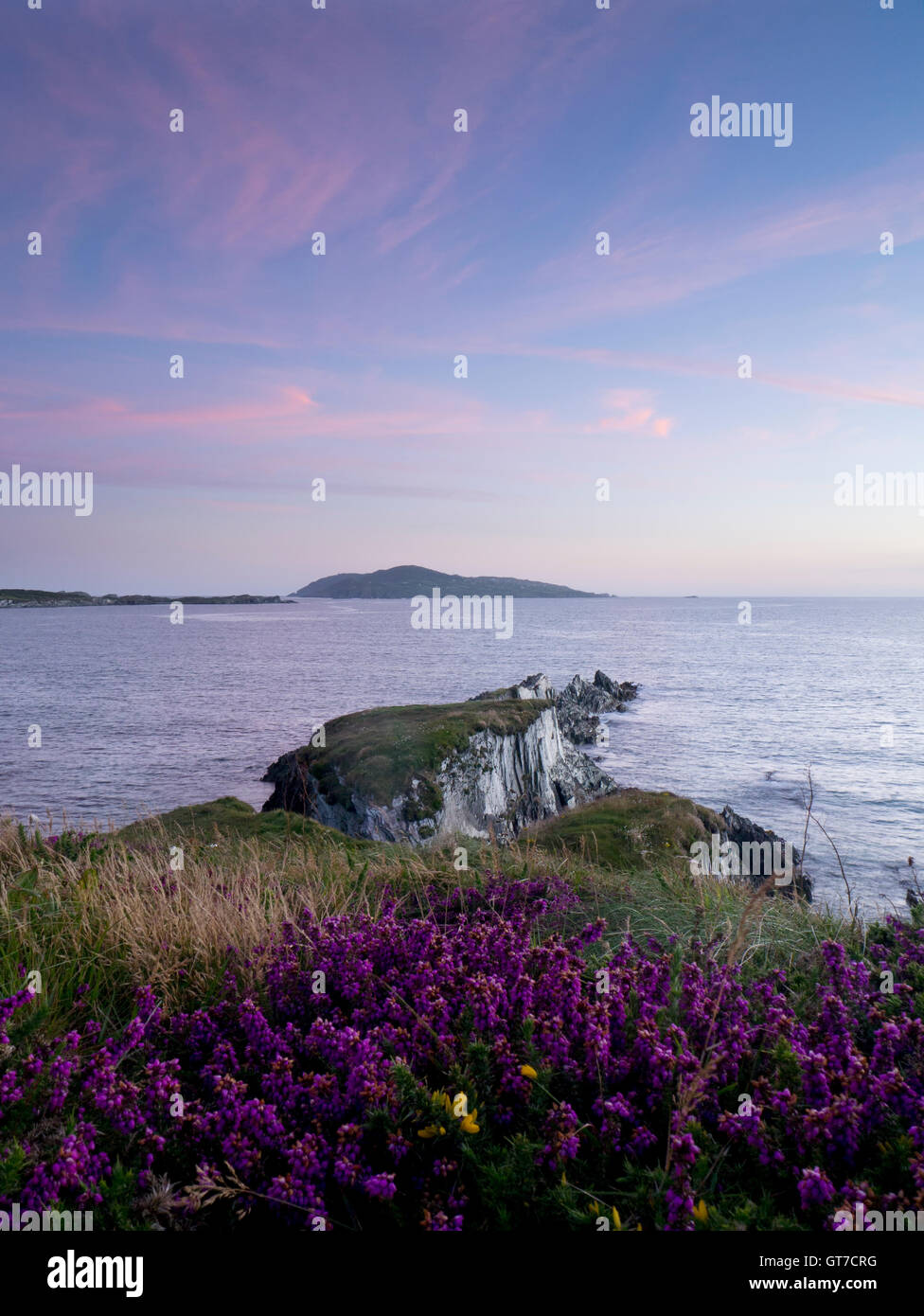Blick vom Sherkin Island nach Cape Clear island Stockfoto