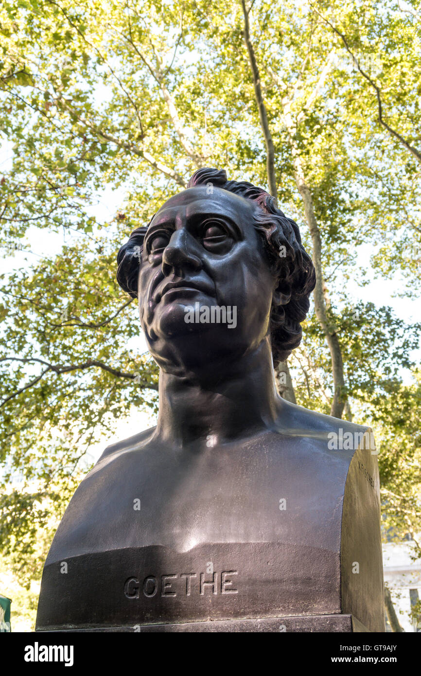 Goethe-Büste im Bryant Park, New York Stockfoto